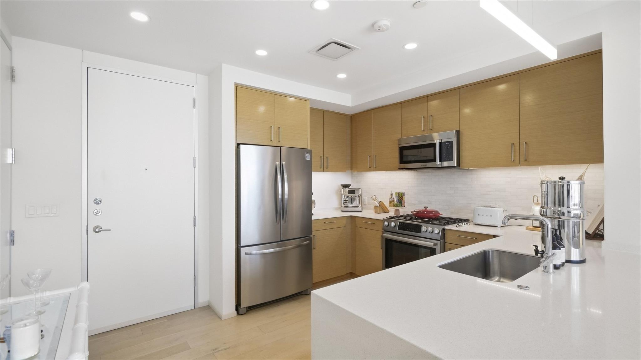 301 West Ave # 1403