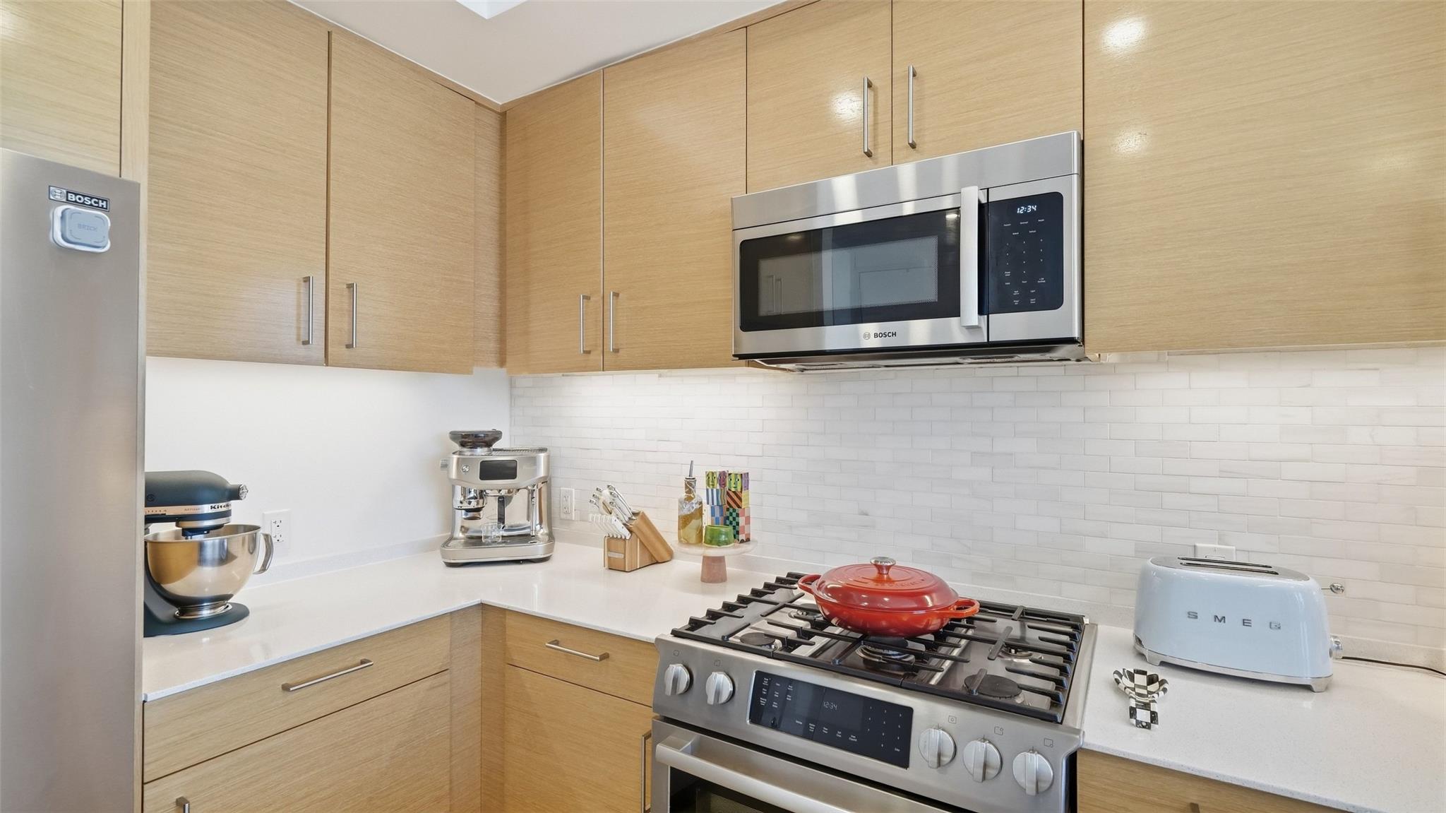 301 West Ave # 1403