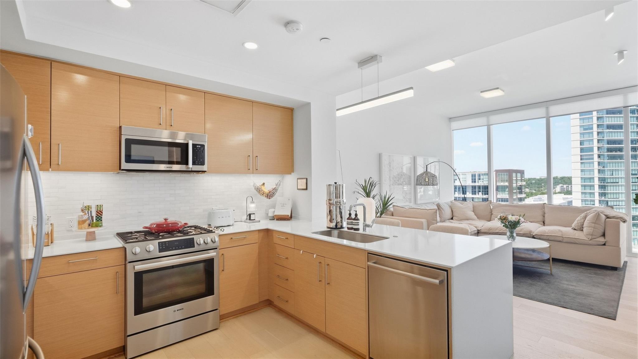301 West Ave # 1403