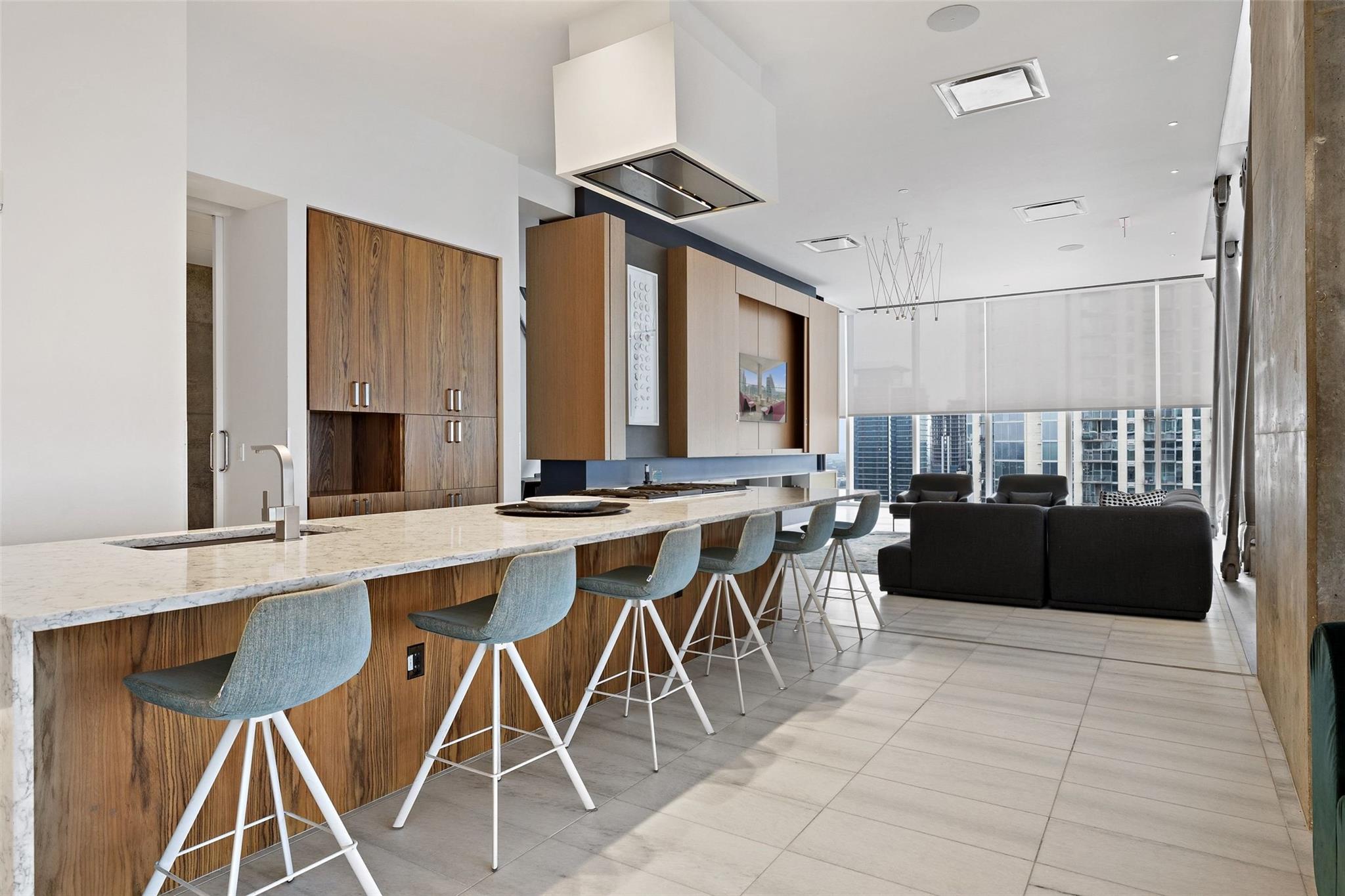 301 West Ave # 1403