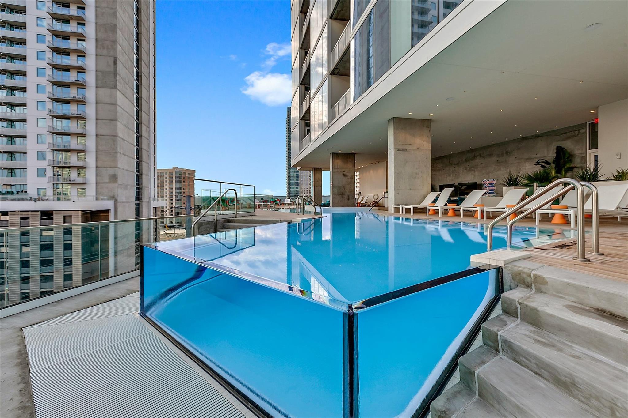 301 West Ave # 1403