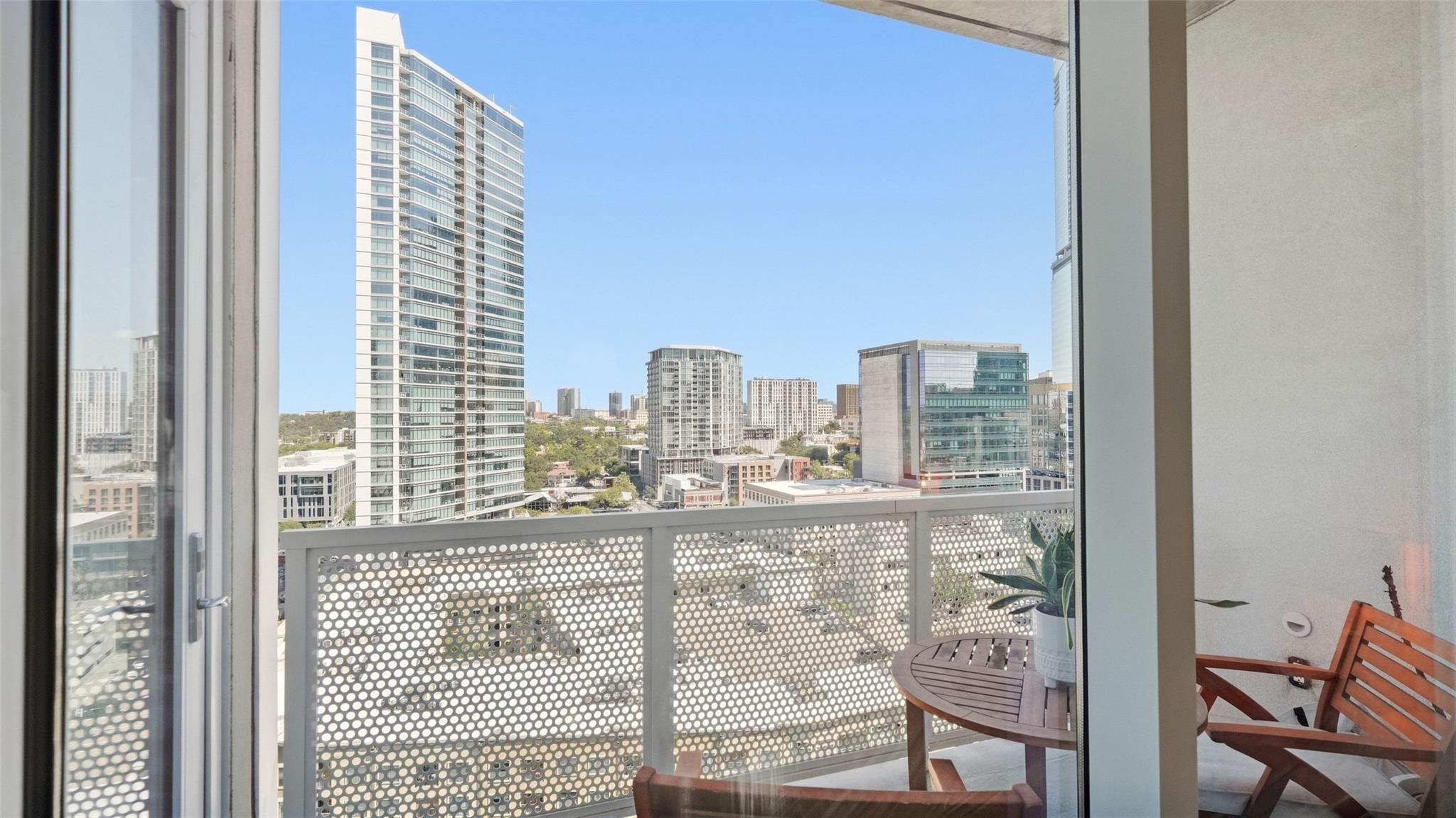 301 West Ave # 1403
