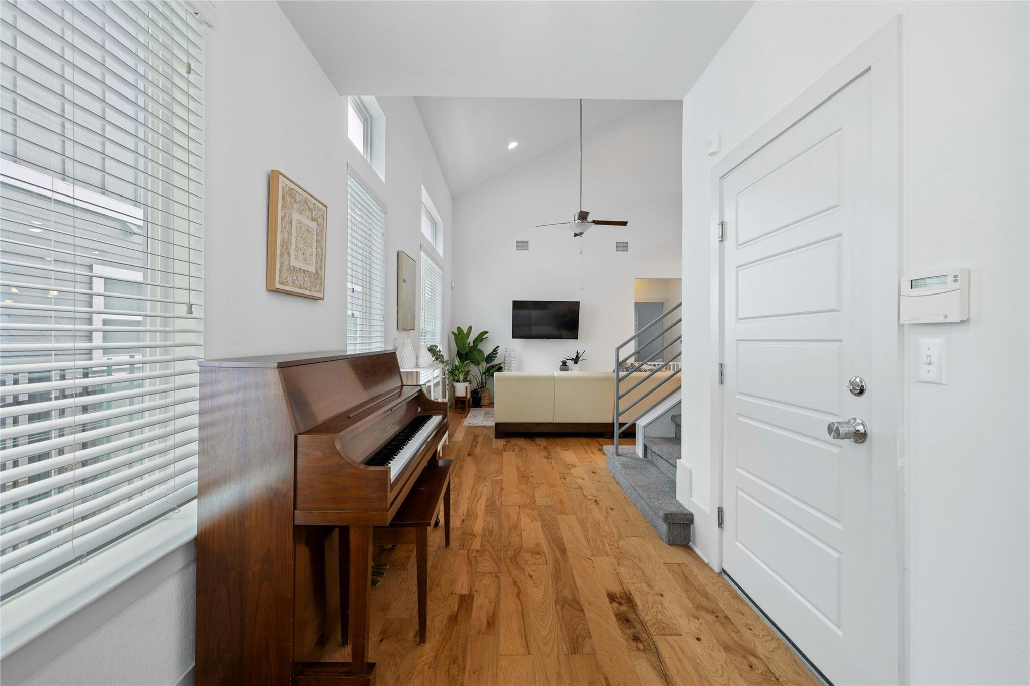 2313 Capulet ST