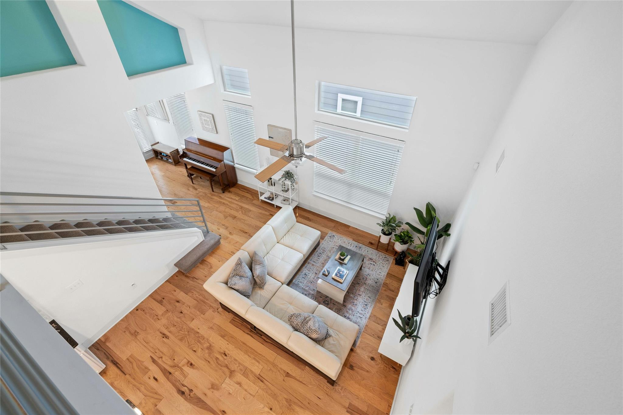 2313 Capulet ST
