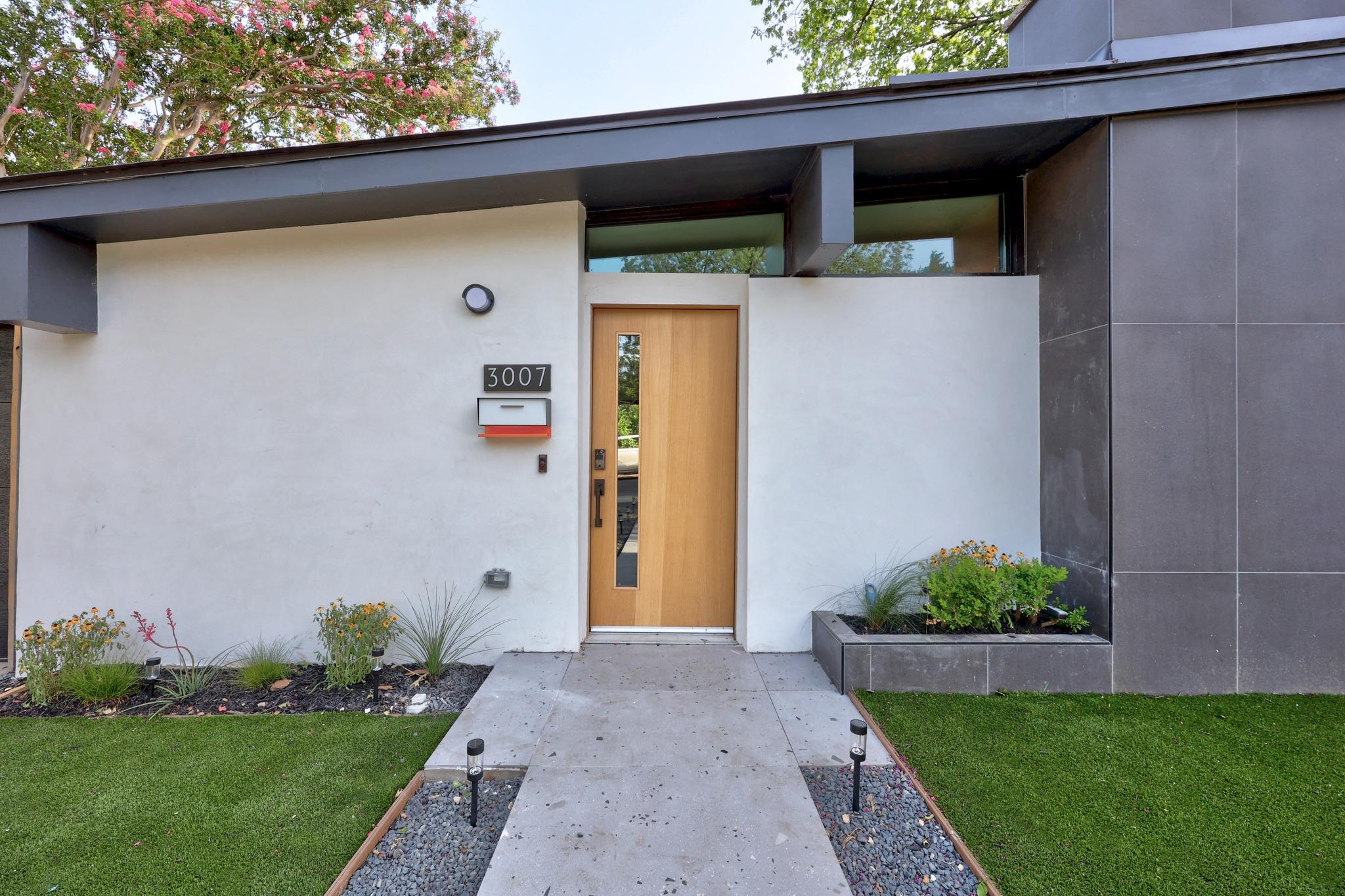 3007 Village DR