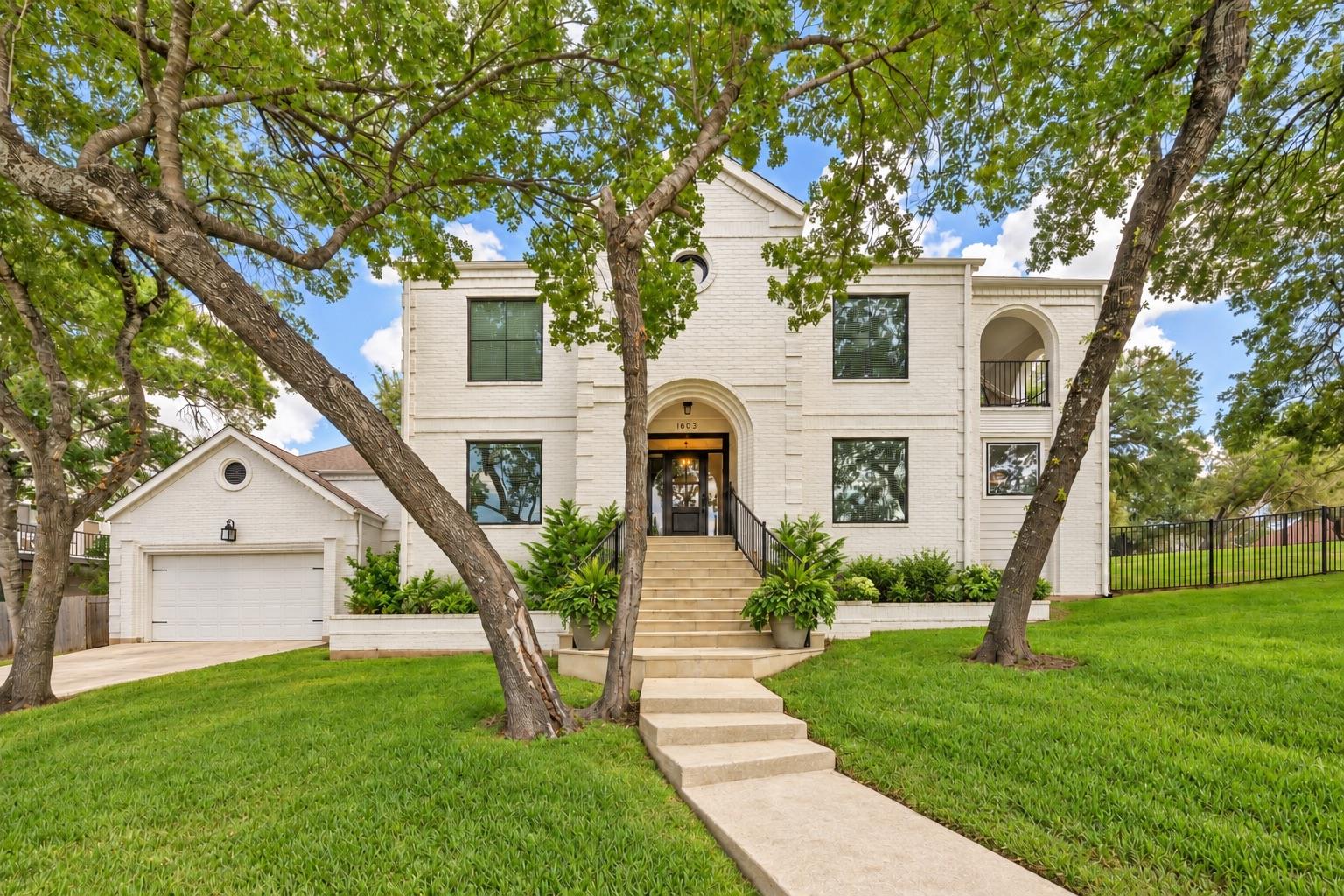 1603 Falcon Ledge DR
