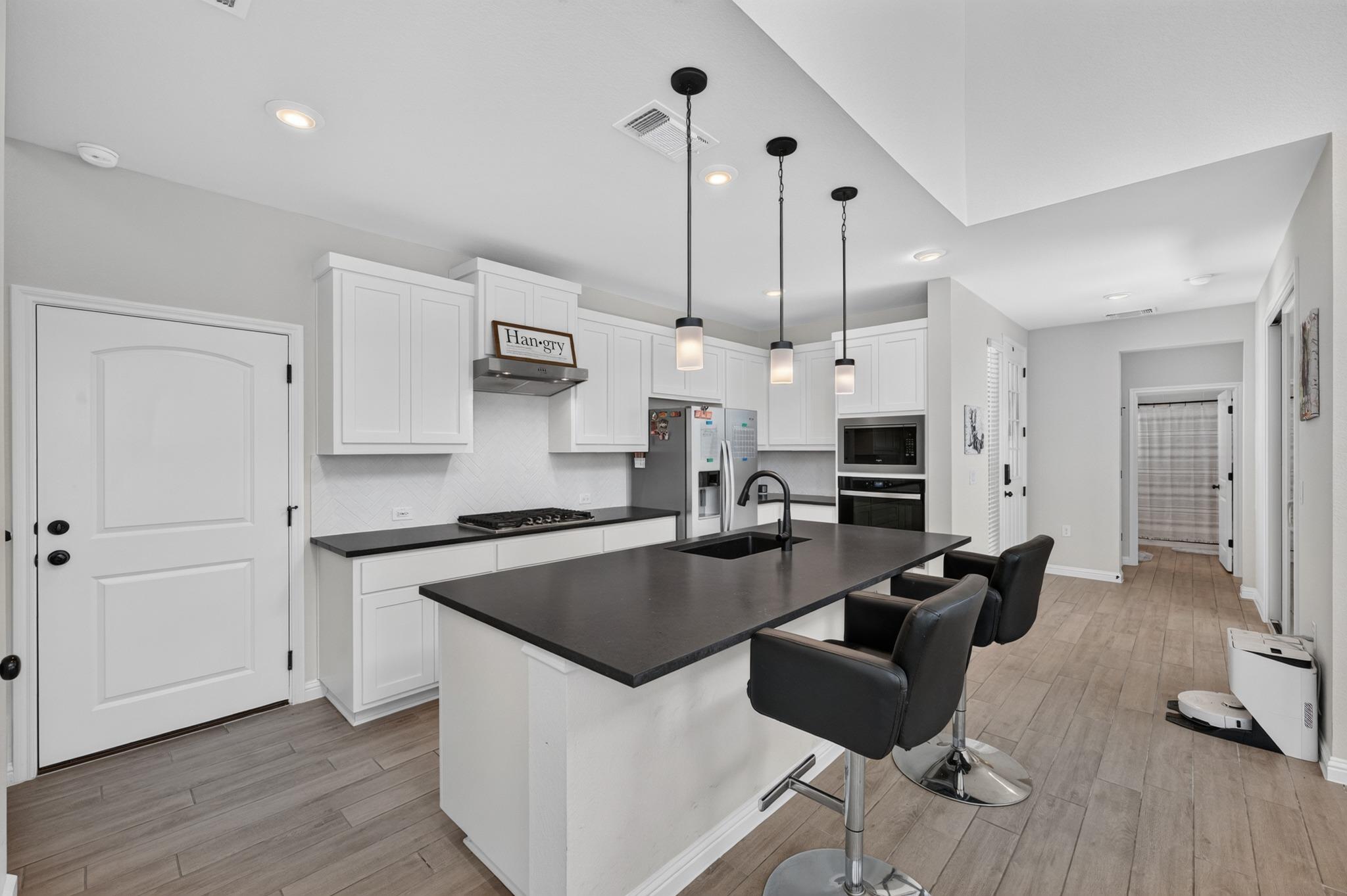9105 Hamadryas DR
