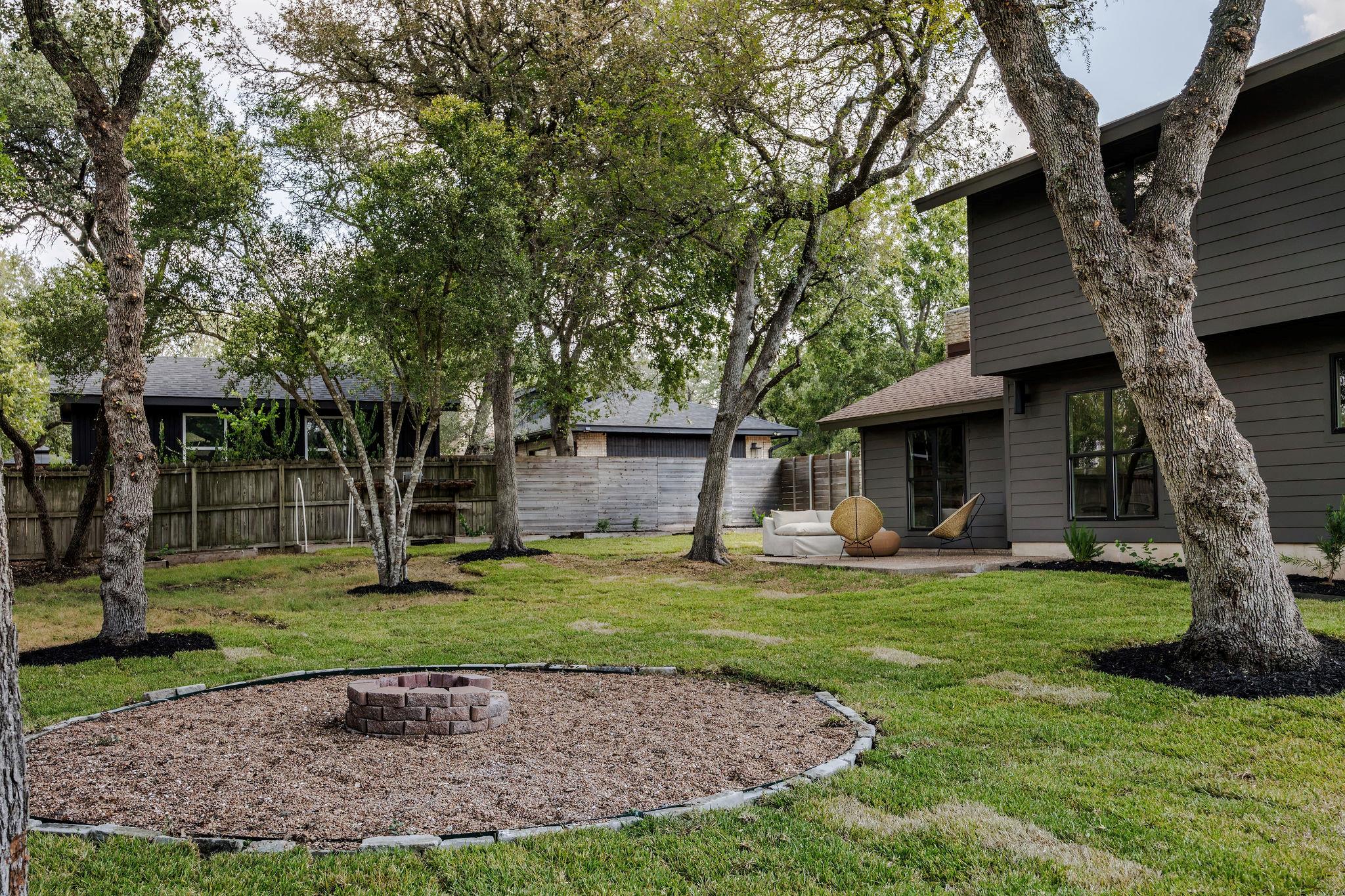 8708 Collingwood DR