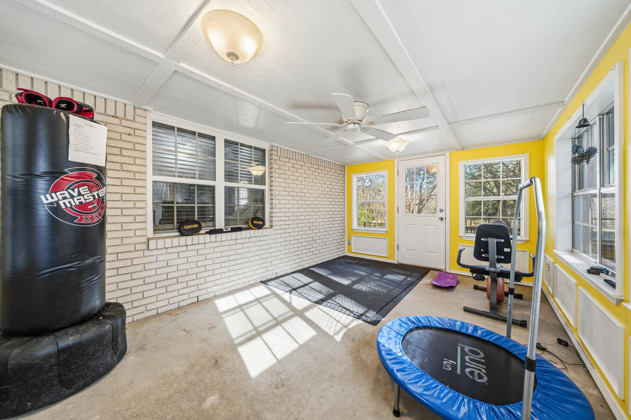 888 Shanklin RD