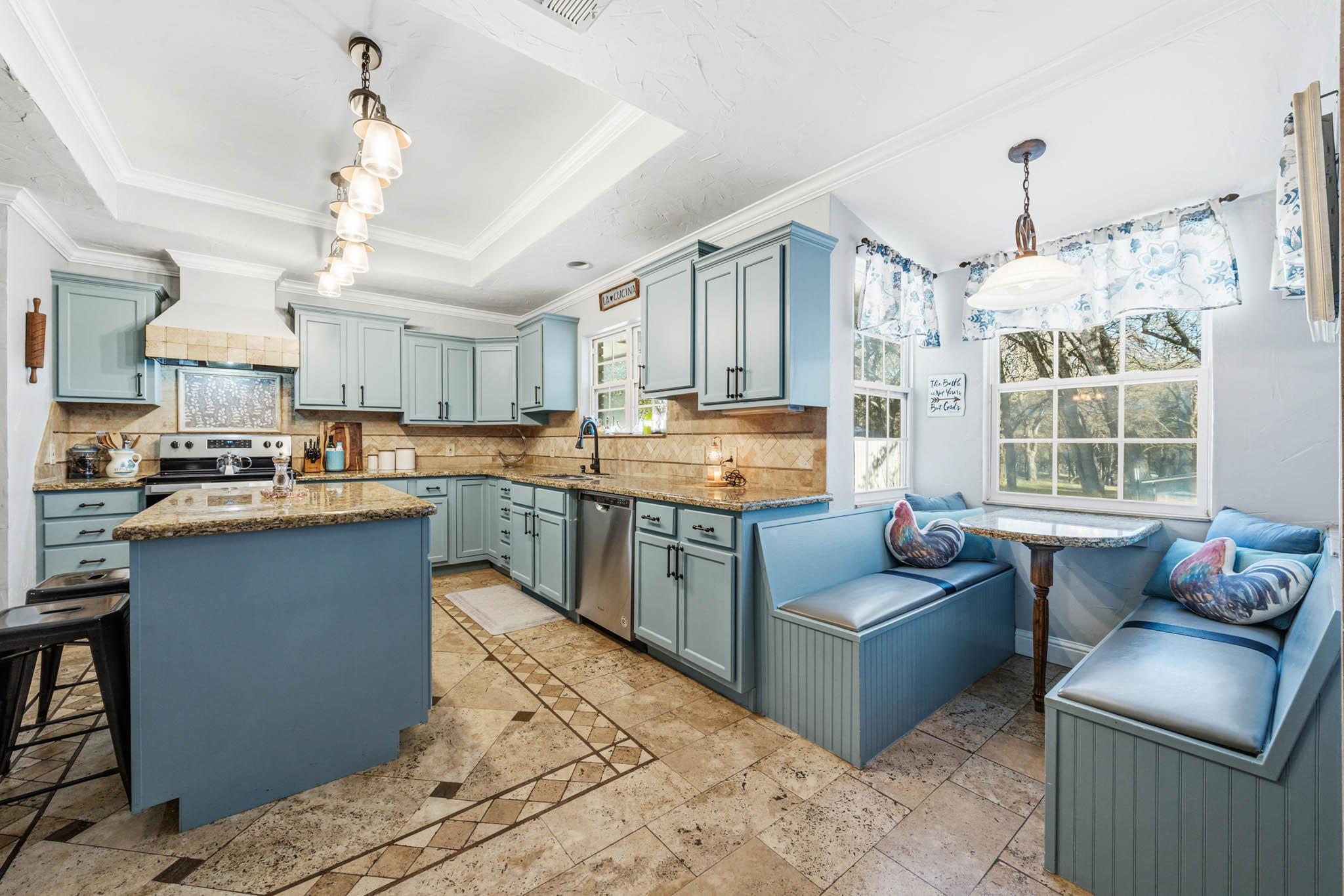 888 Shanklin RD