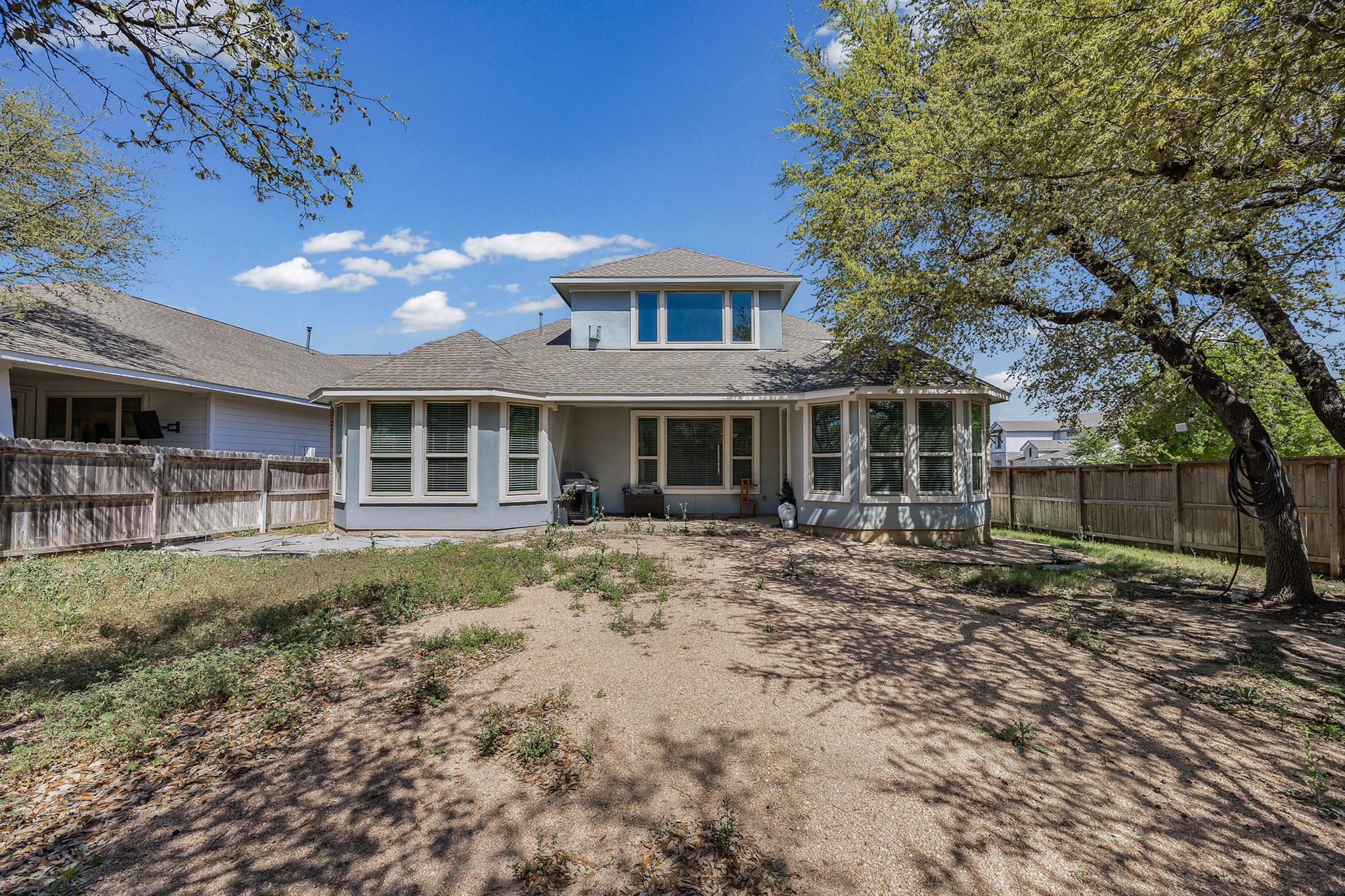 2209 Littleleaf LN