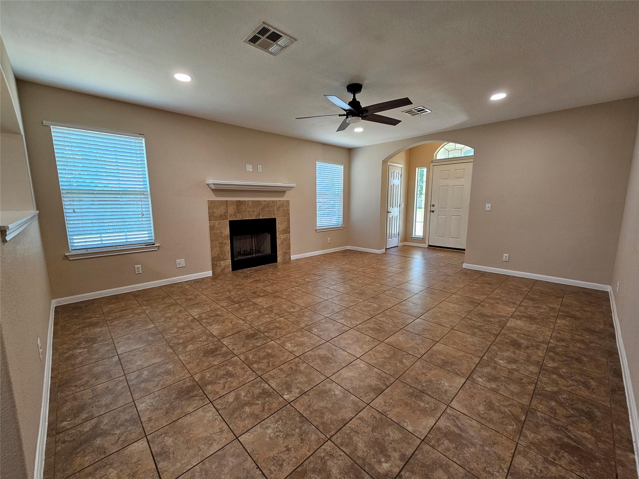 19001 Leigh LN