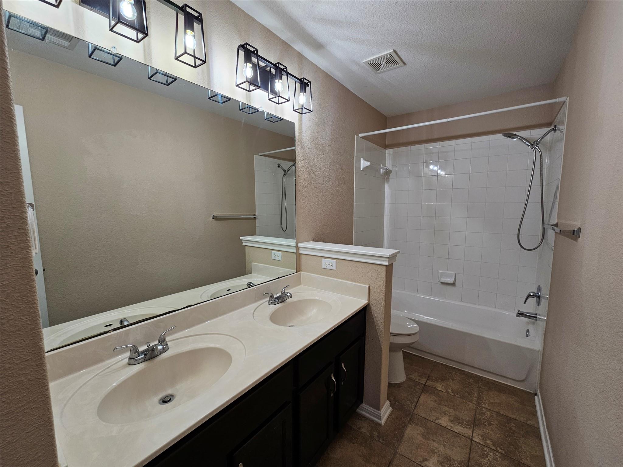 19001 Leigh LN