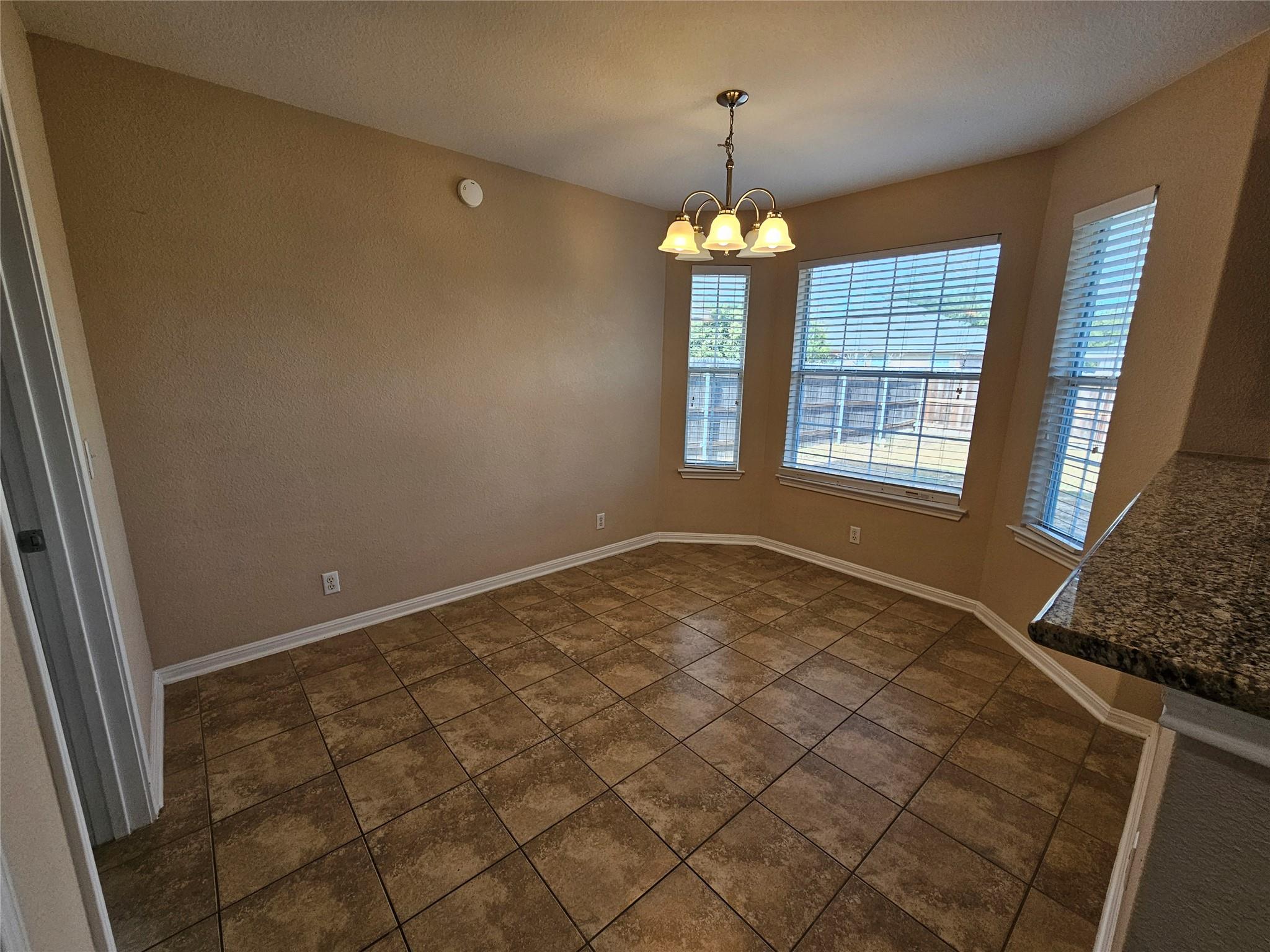 19001 Leigh LN