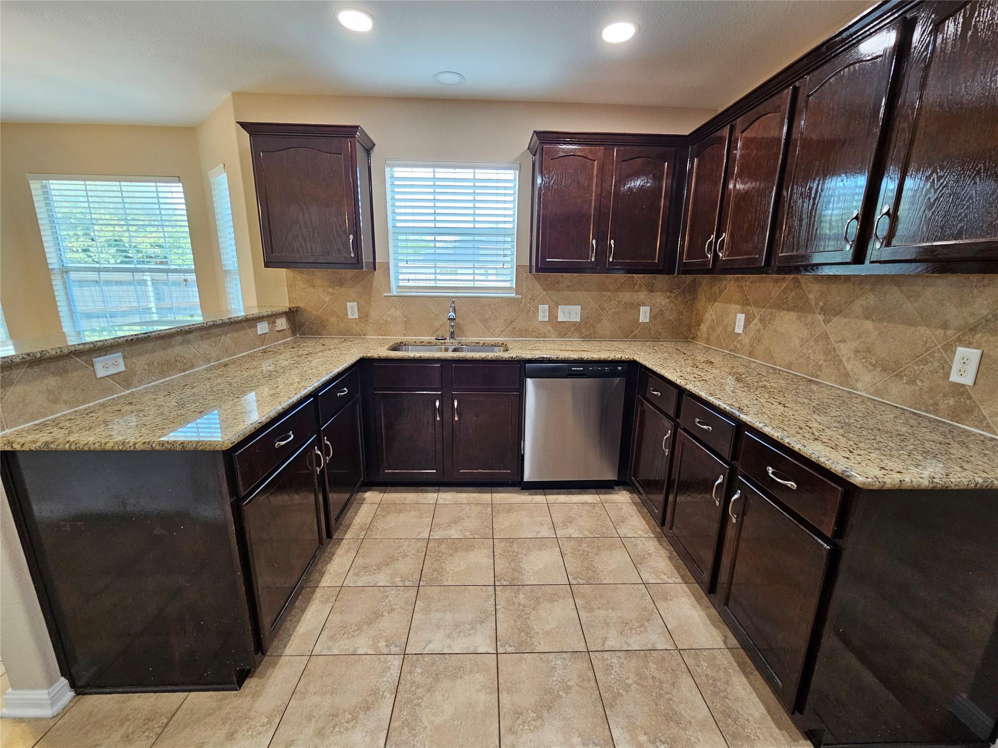 19001 Leigh LN