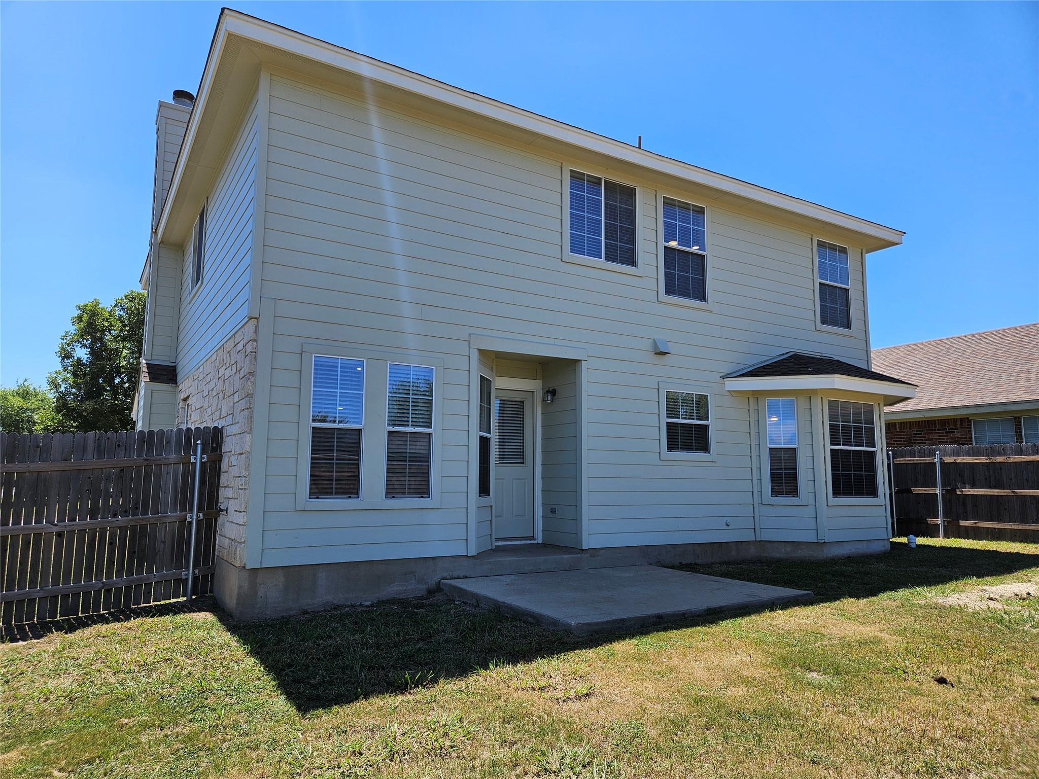 19001 Leigh LN