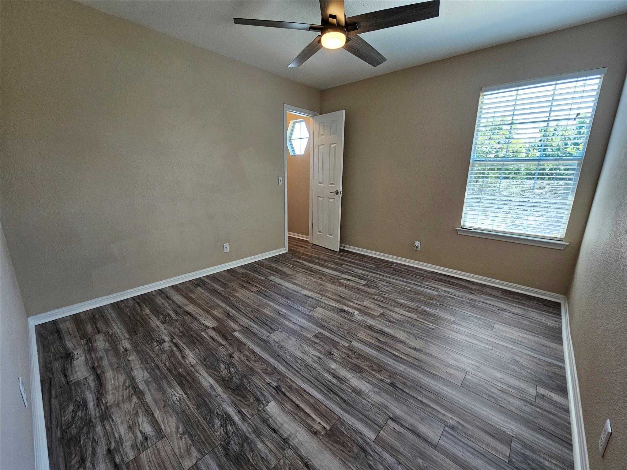 19001 Leigh LN