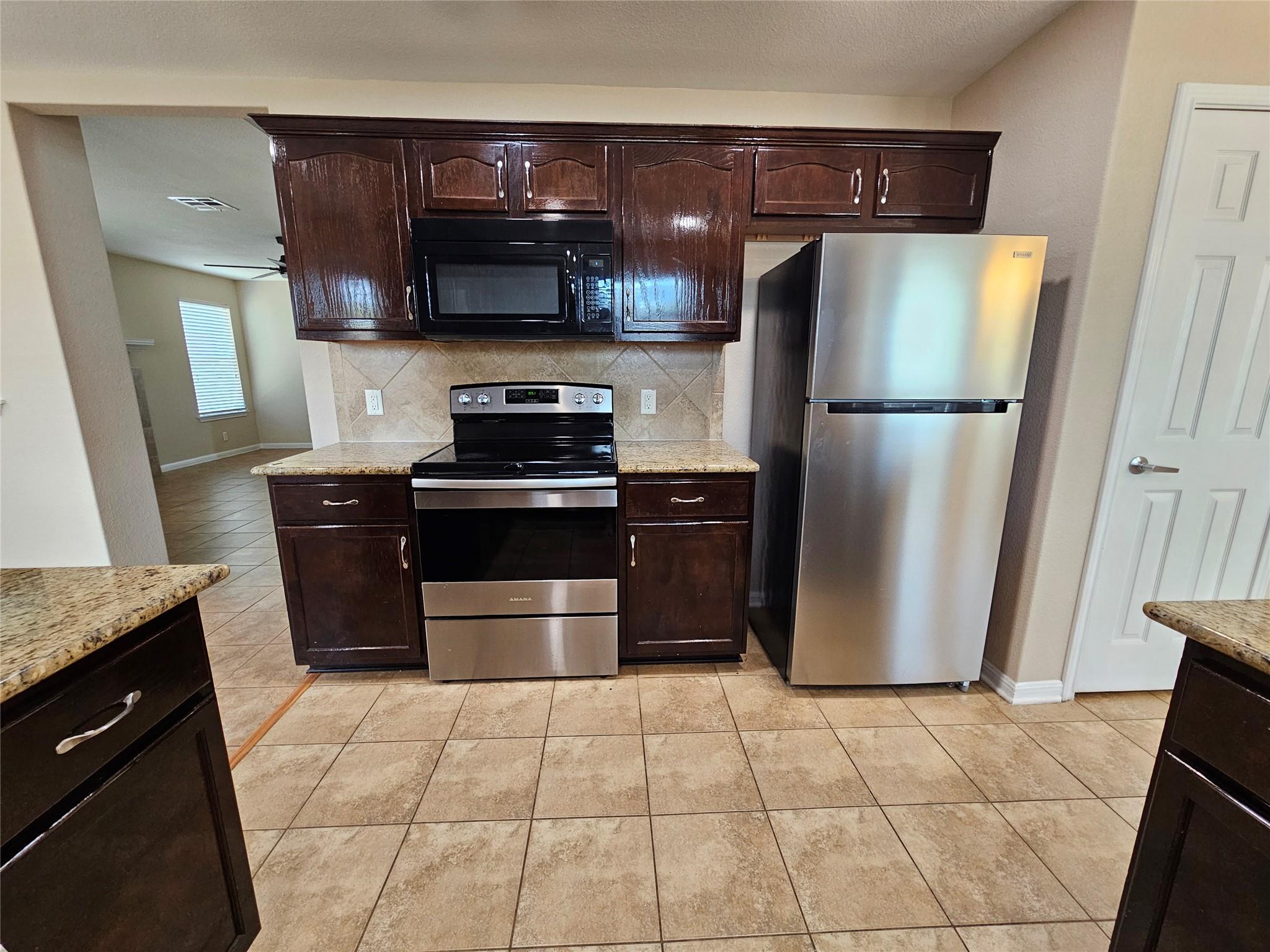 19001 Leigh LN