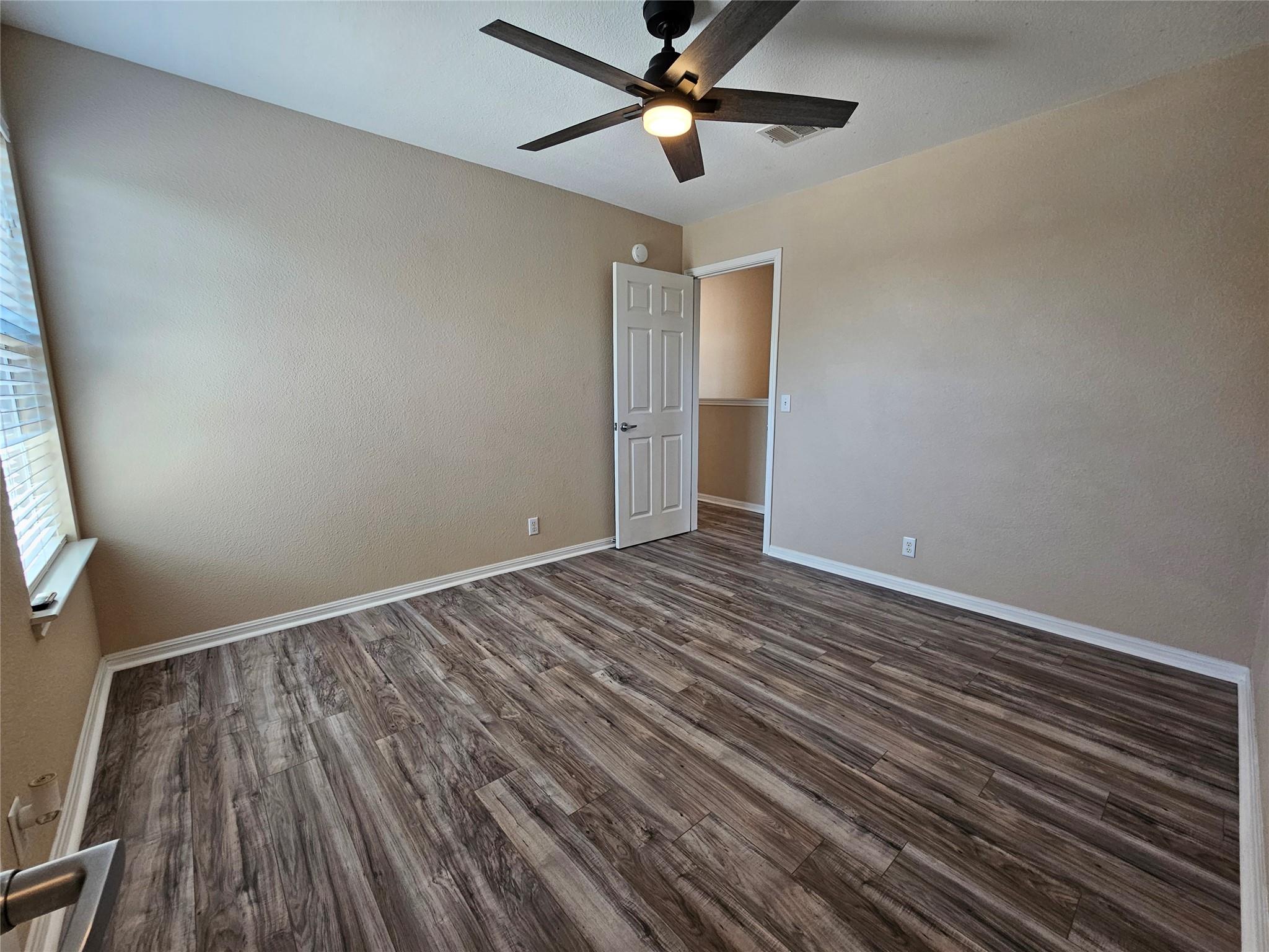 19001 Leigh LN