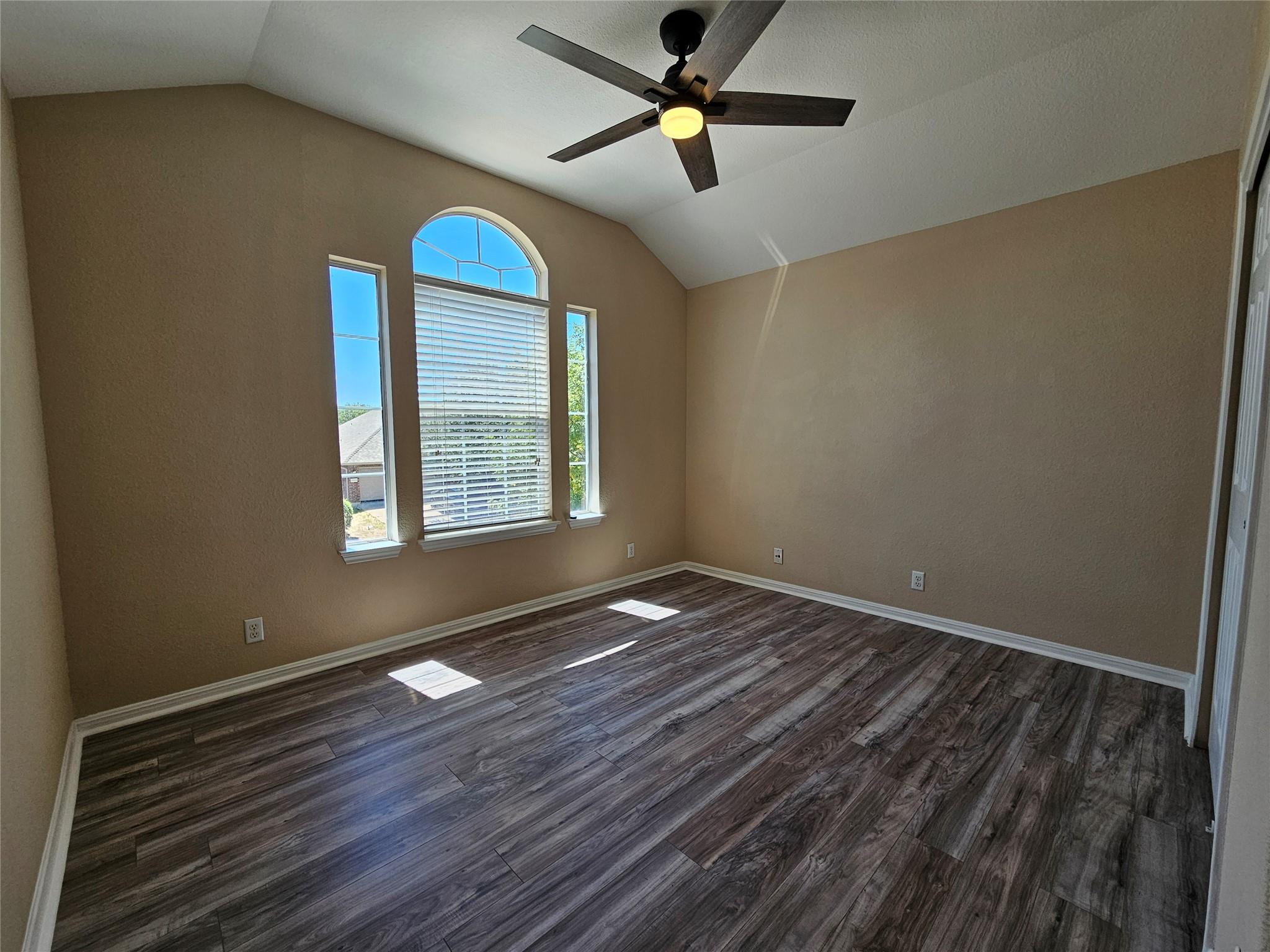 19001 Leigh LN