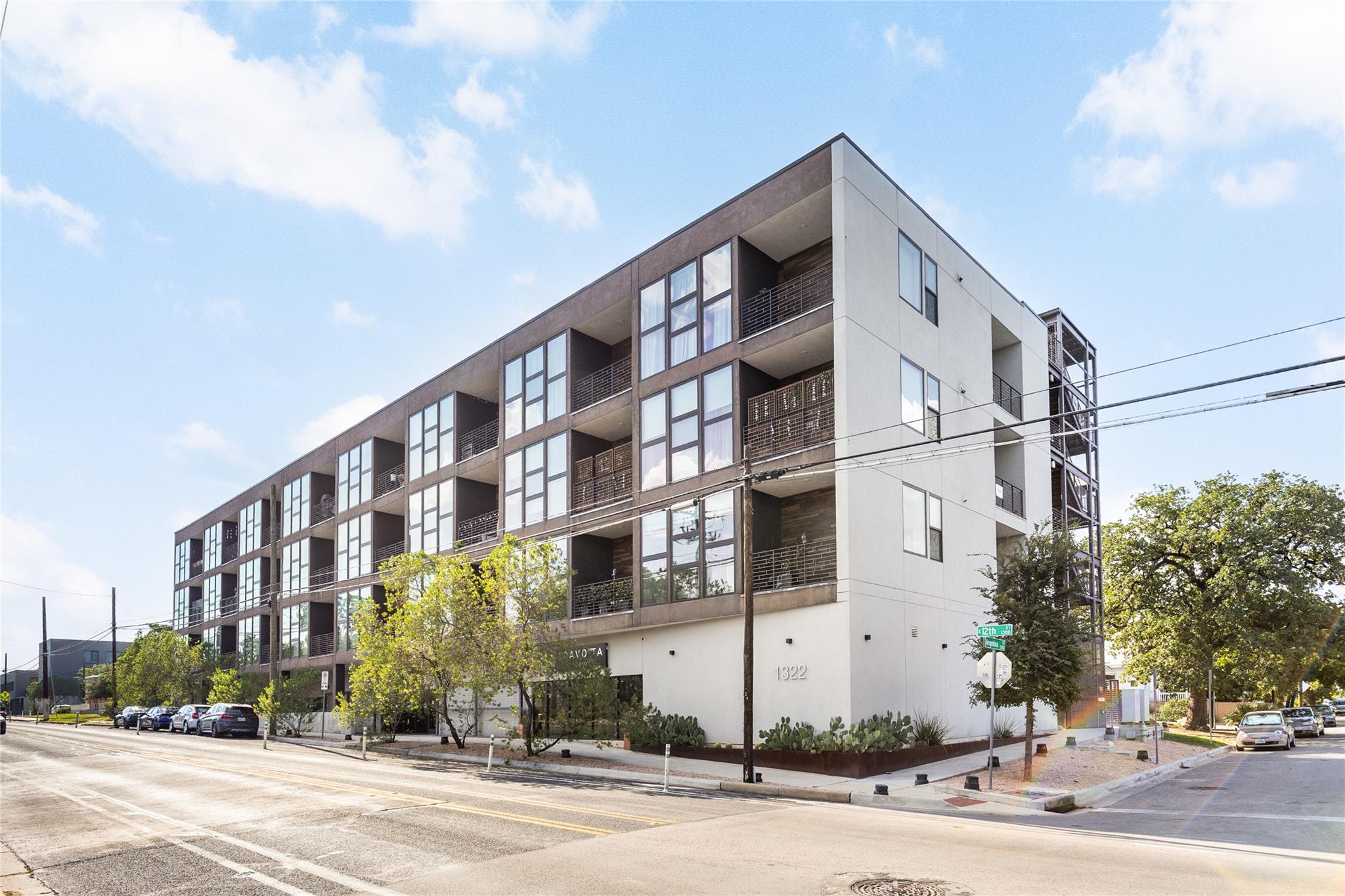 1322 E 12th ST # 202