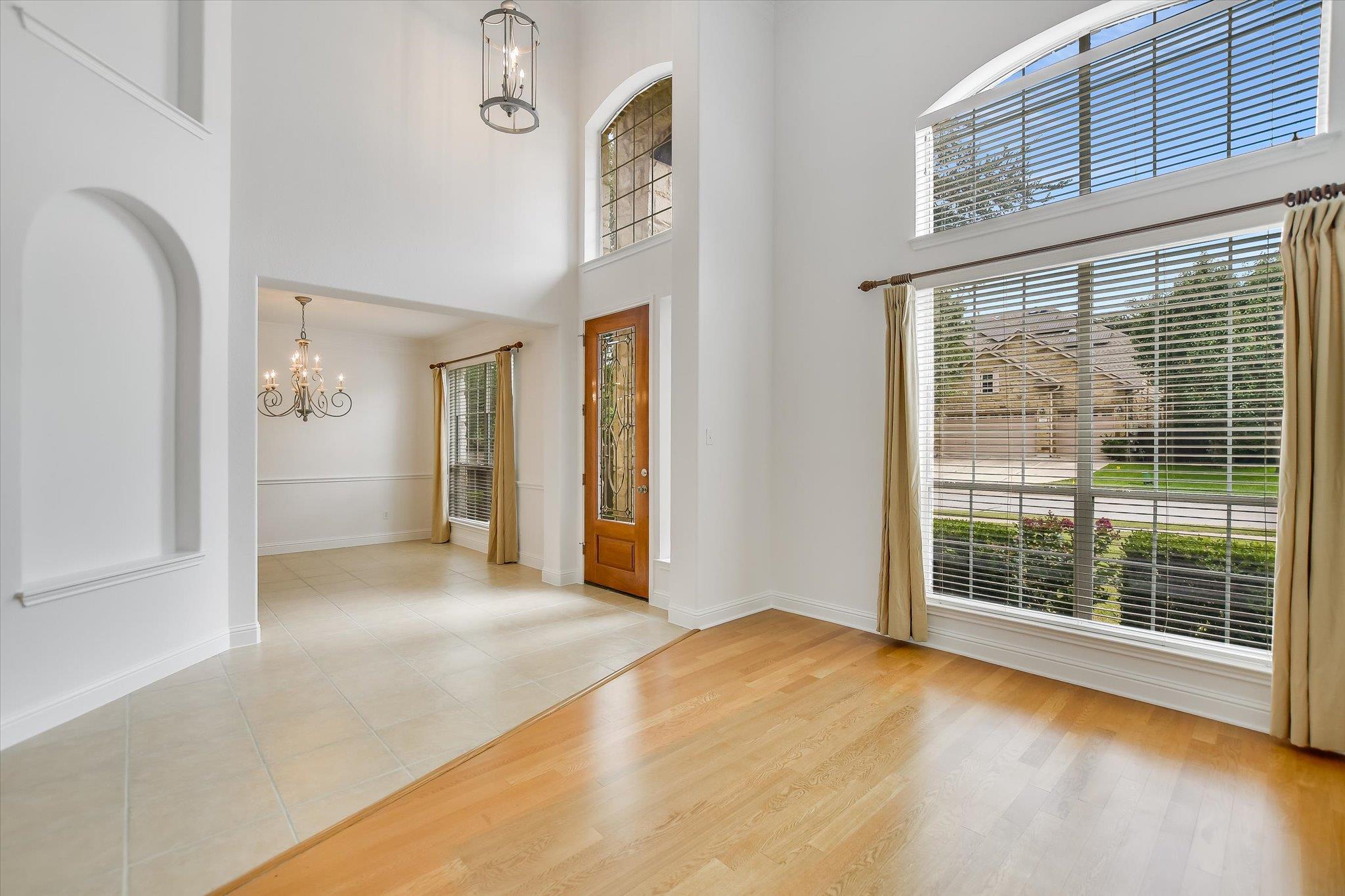 2512 Armatrading DR