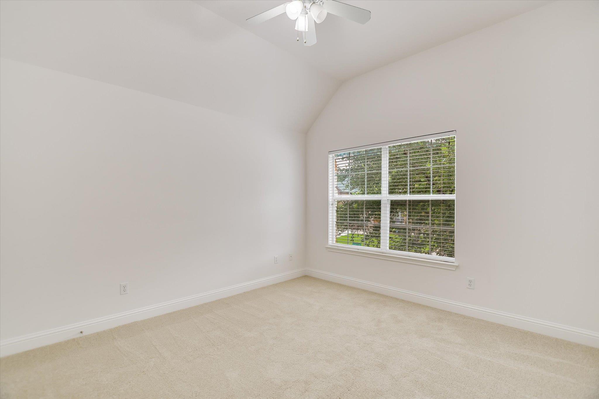 2512 Armatrading DR