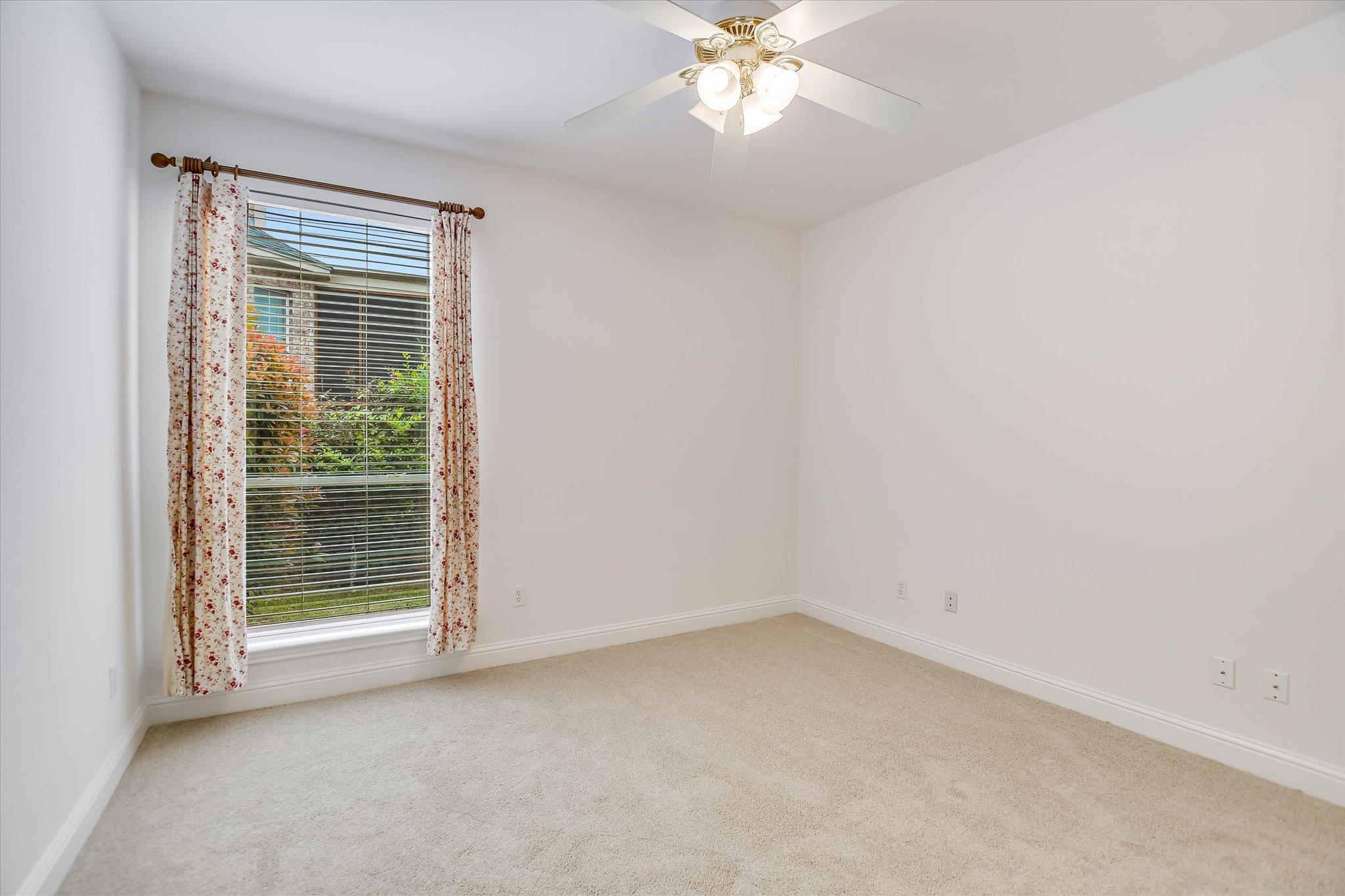 2512 Armatrading DR