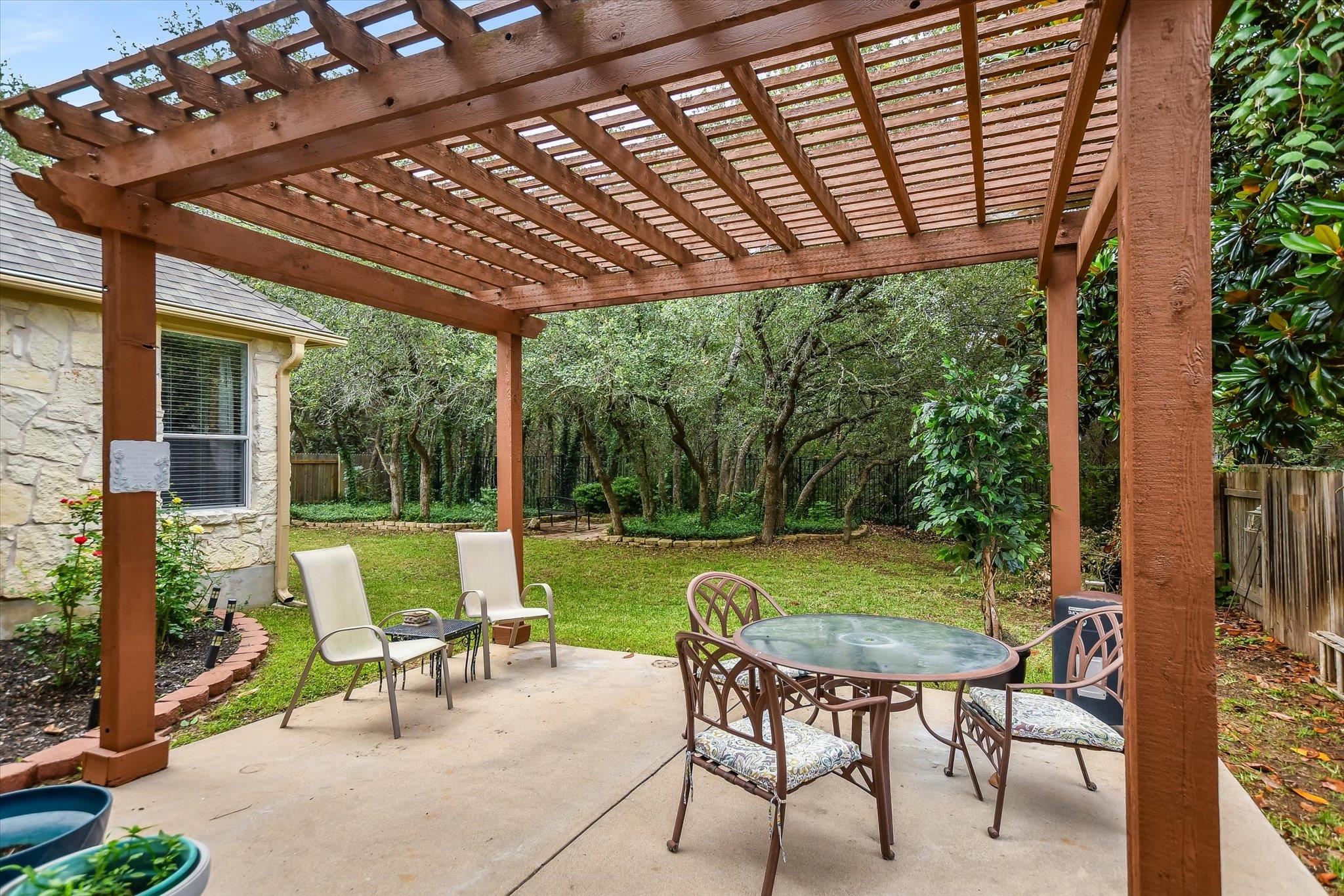 2512 Armatrading DR