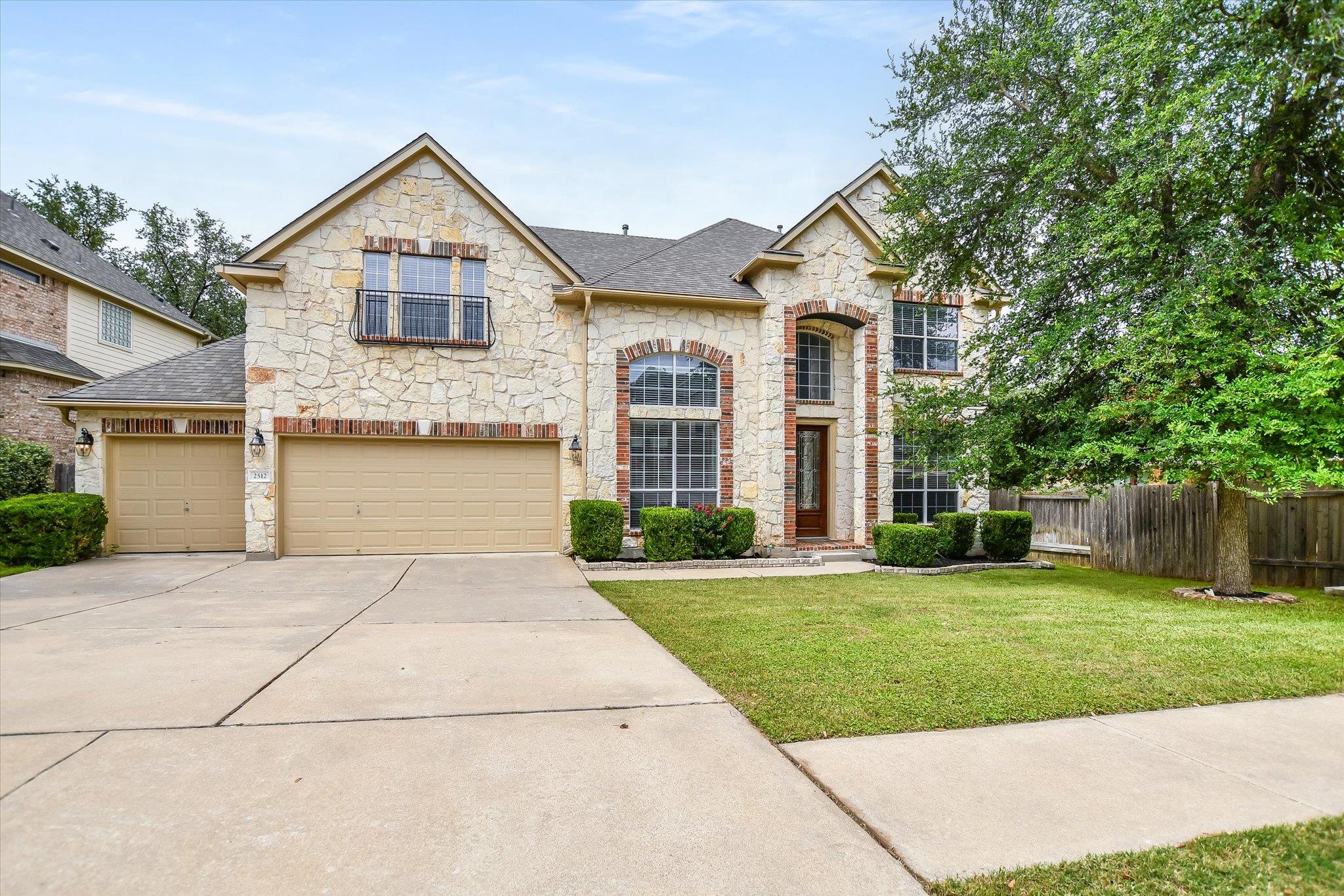 2512 Armatrading DR