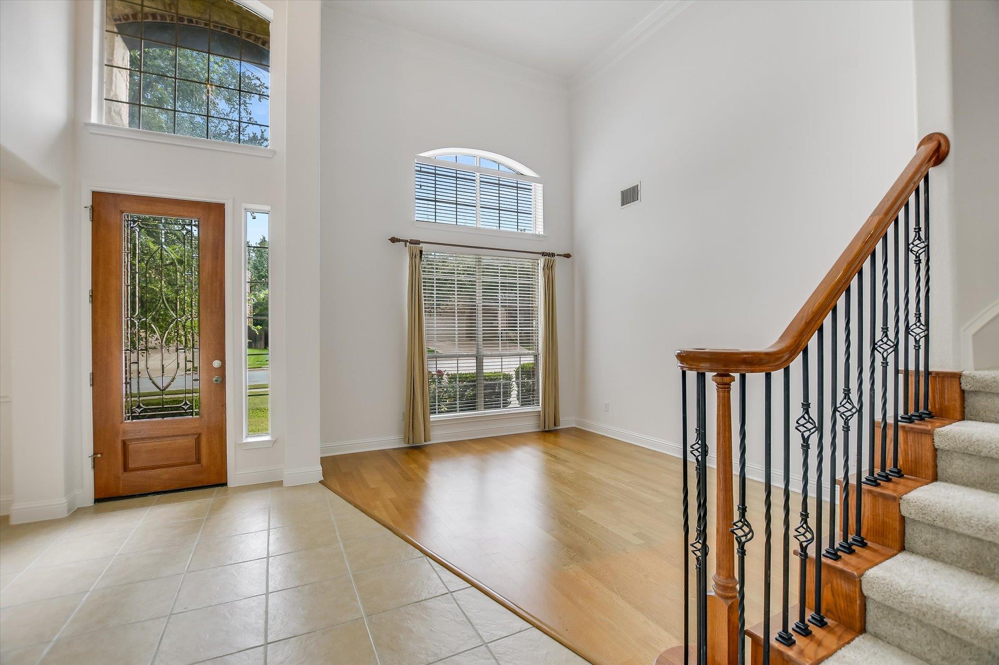 2512 Armatrading DR