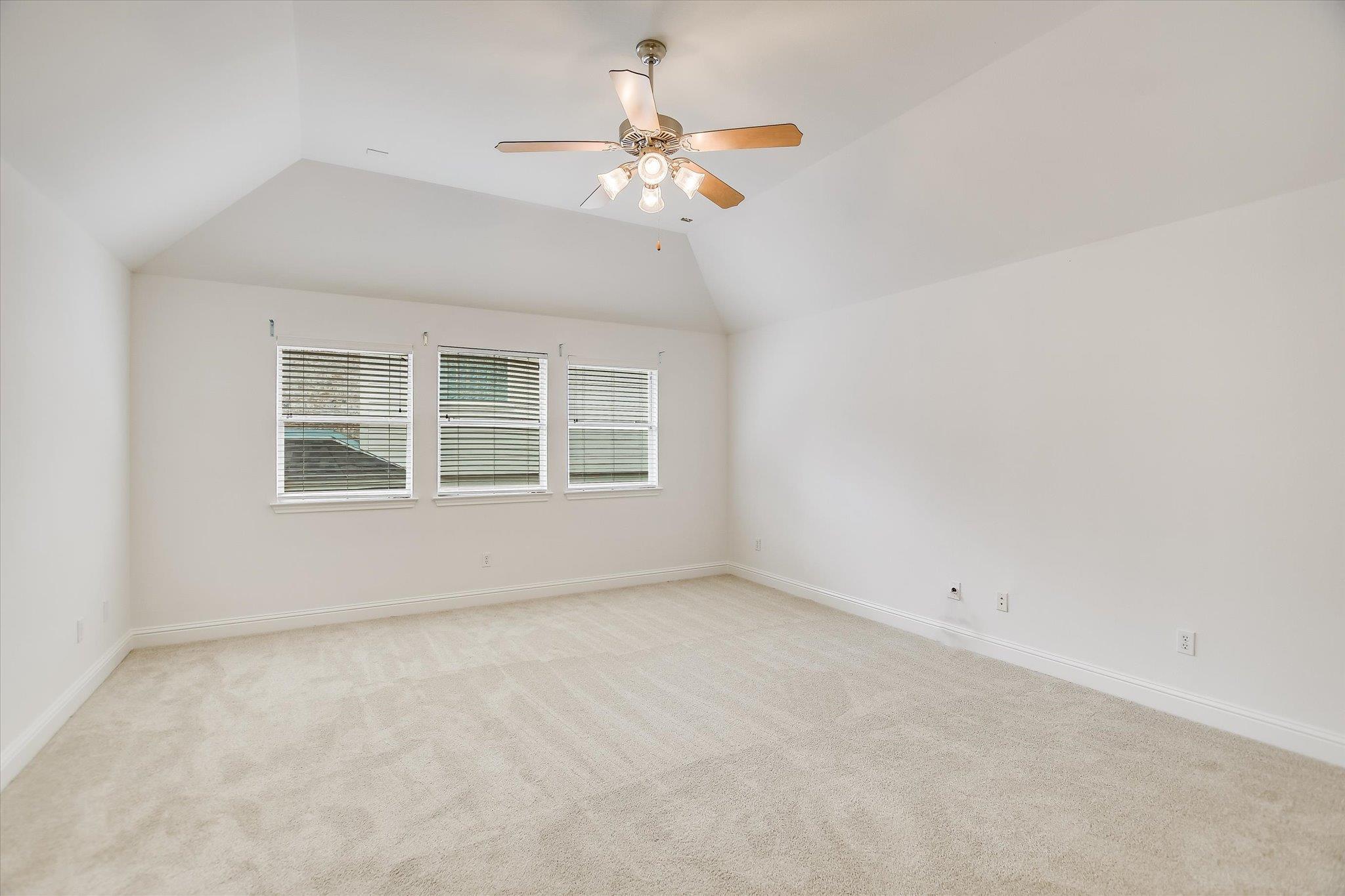 2512 Armatrading DR