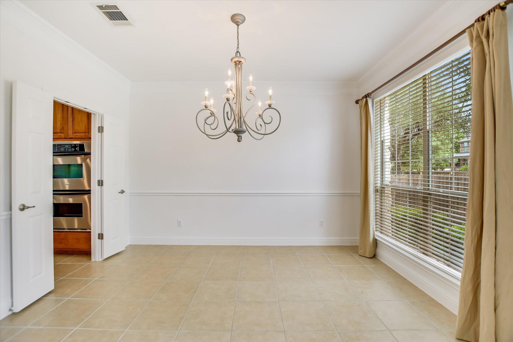 2512 Armatrading DR