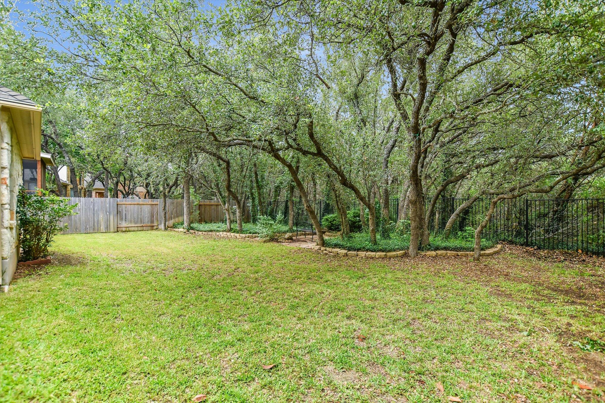 2512 Armatrading DR