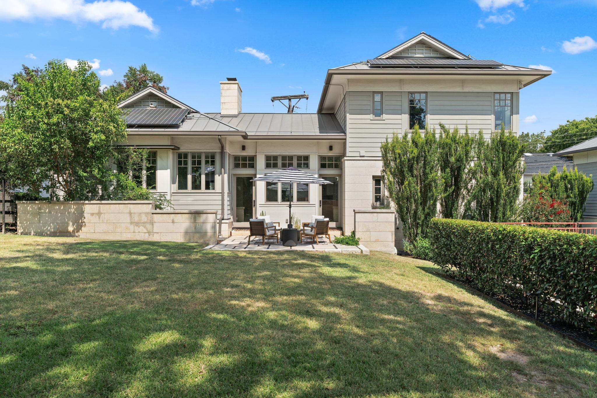 3015 Washington SQ