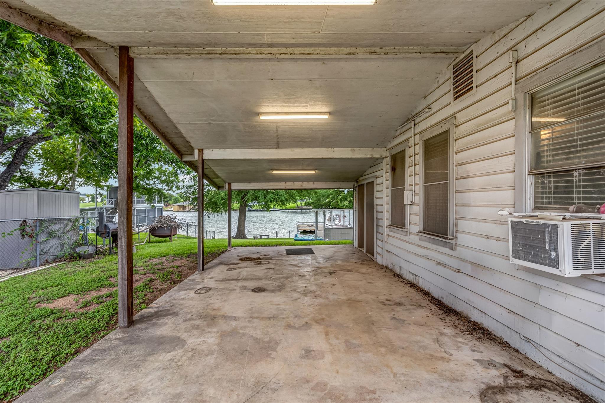 435 Ellen Williams LOOP