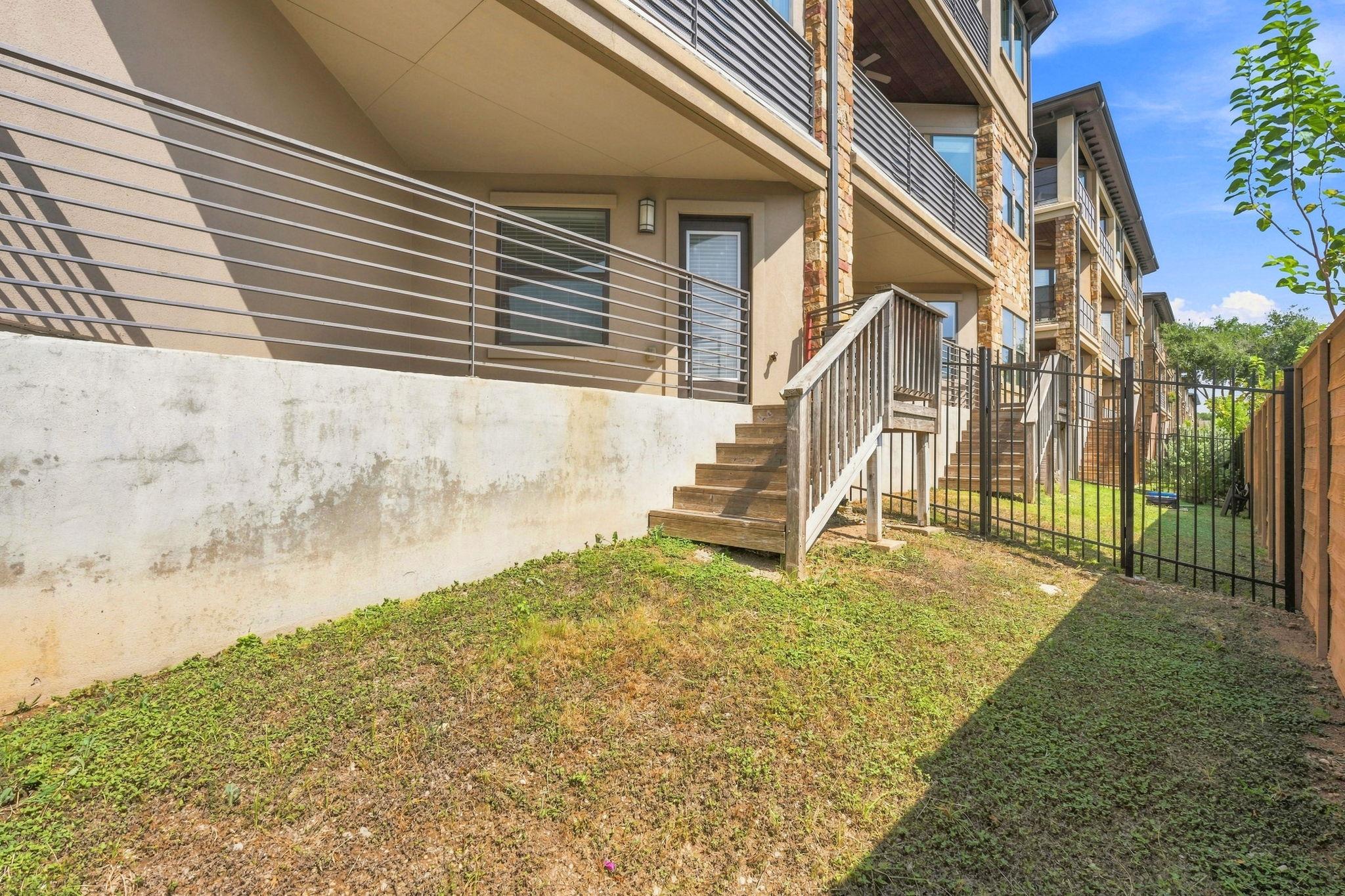 6533 E Hill DR # 5