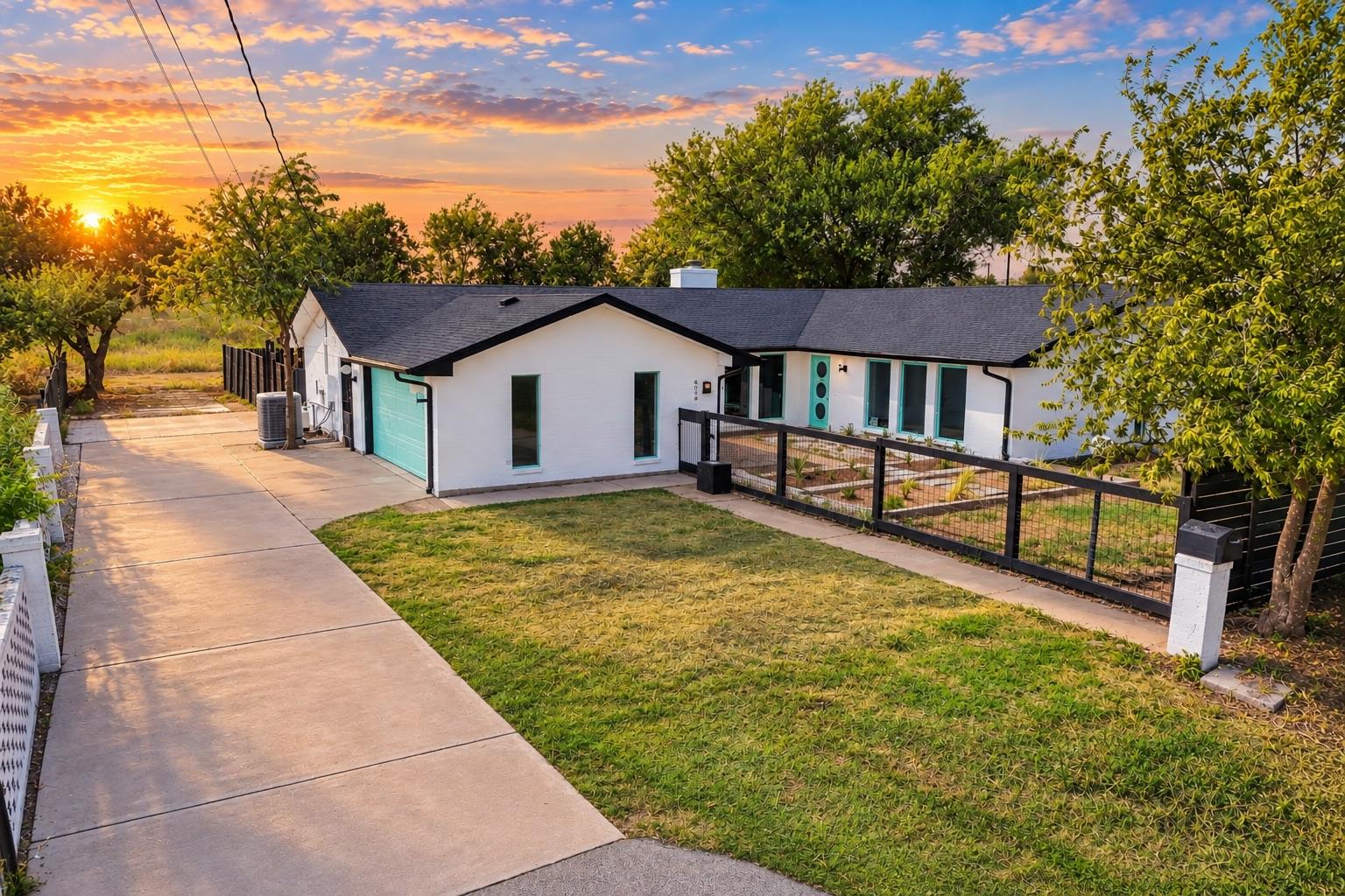 6209 Daffan LN