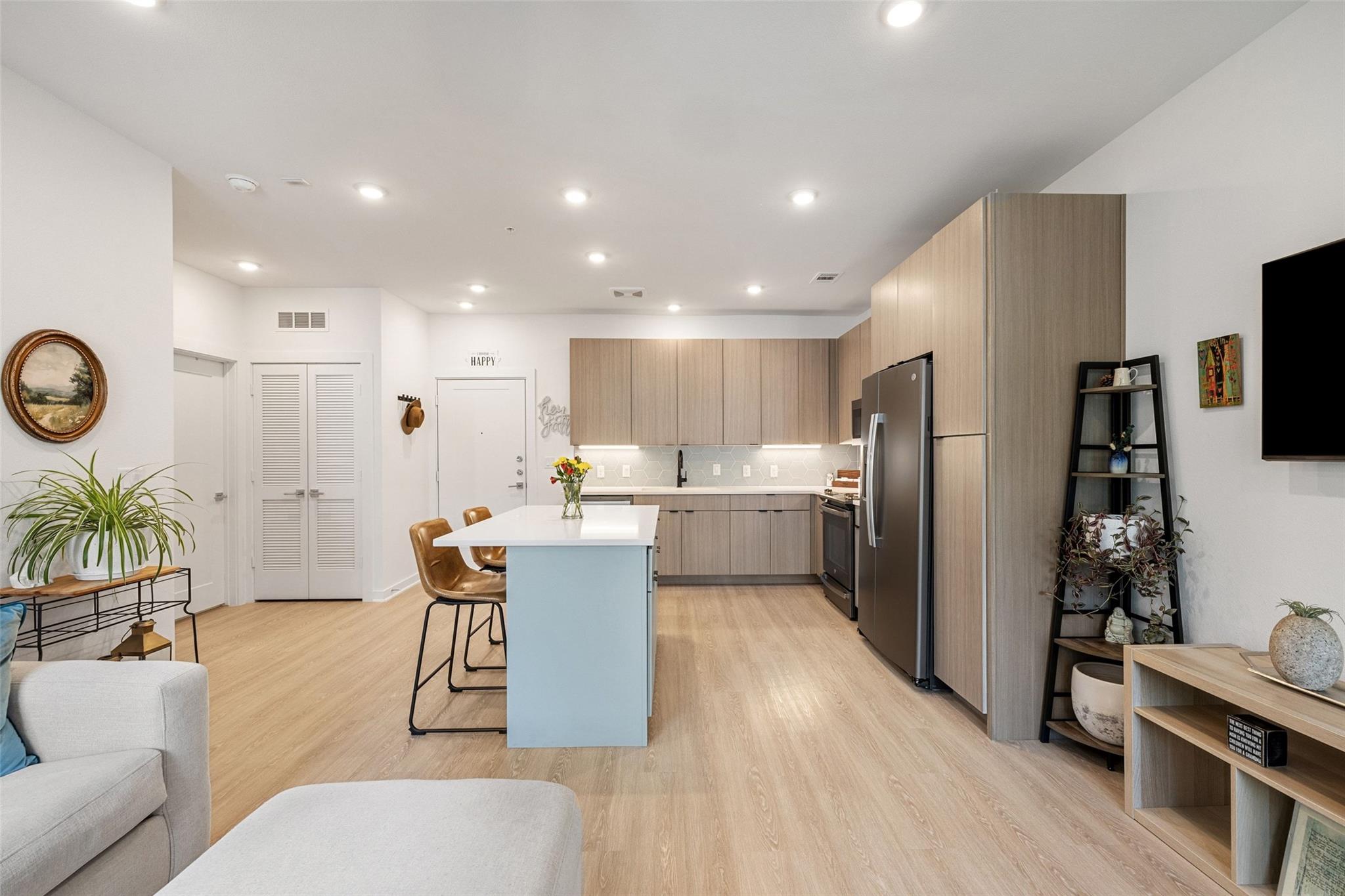 4802 S Congress Ave # 411