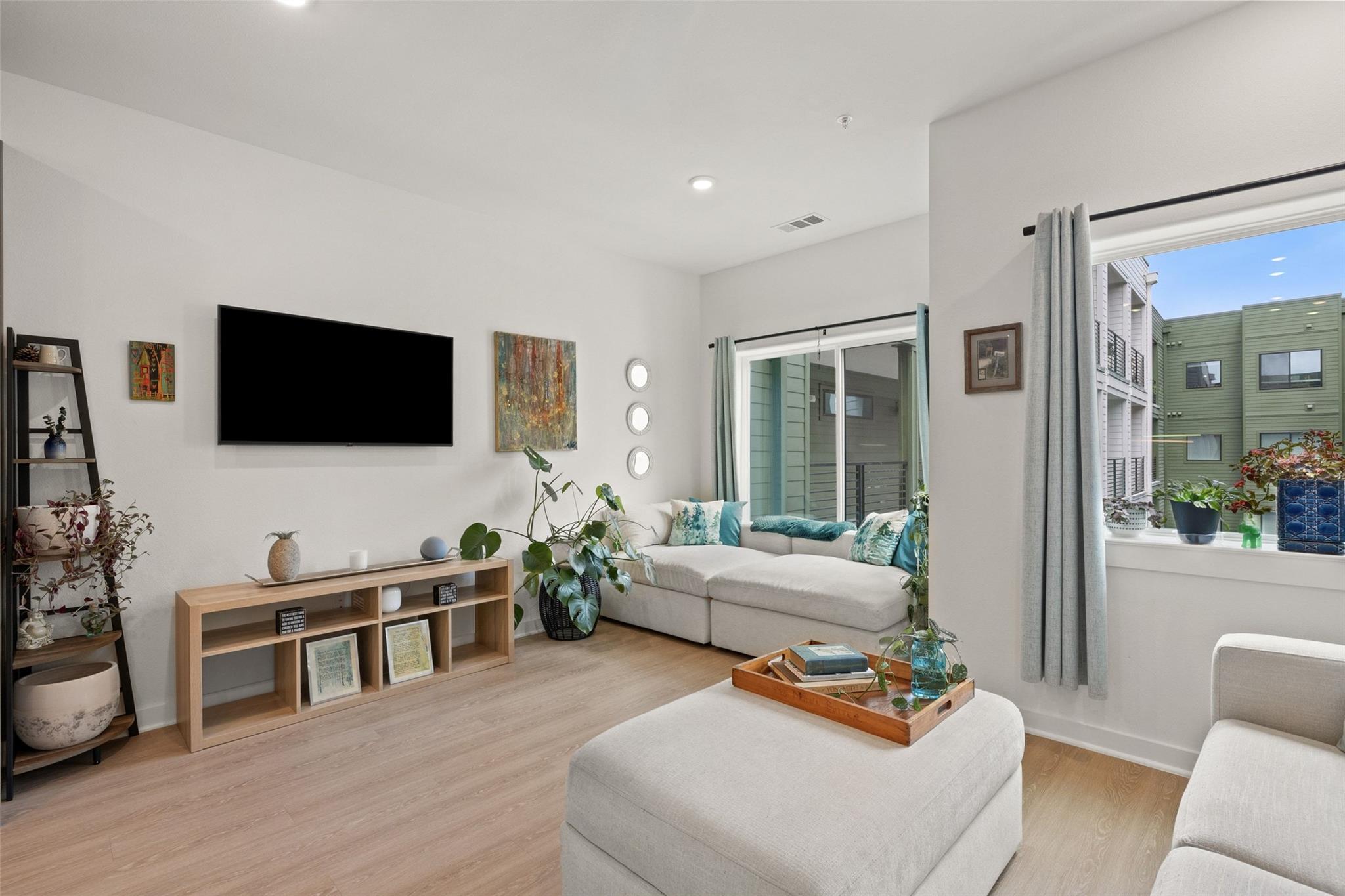 4802 S Congress Ave # 411