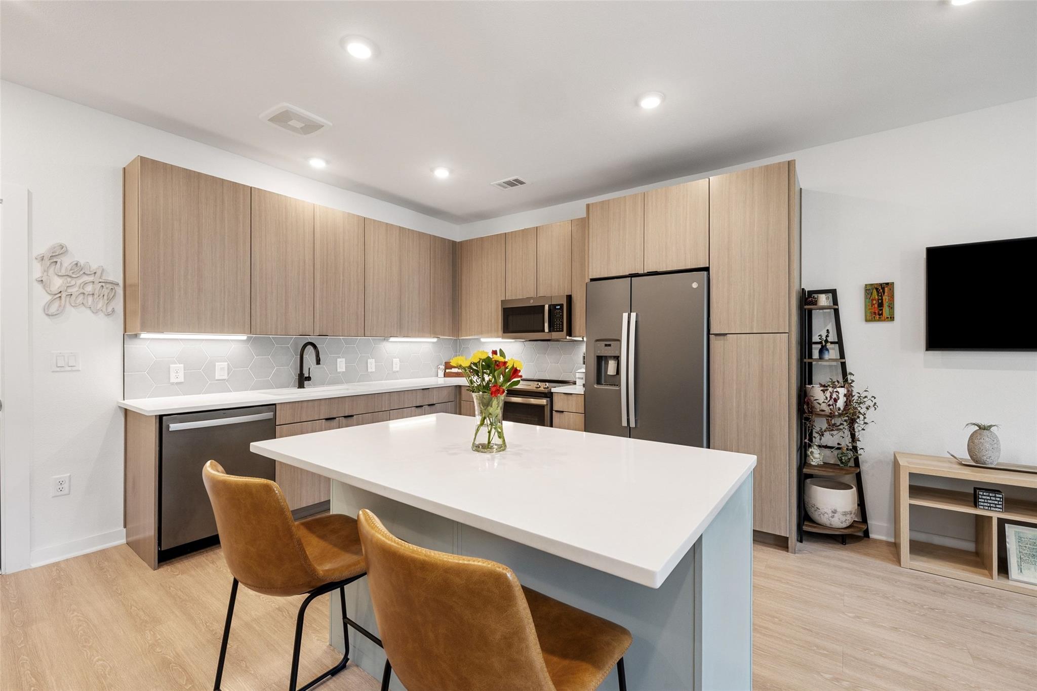 4802 S Congress Ave # 411