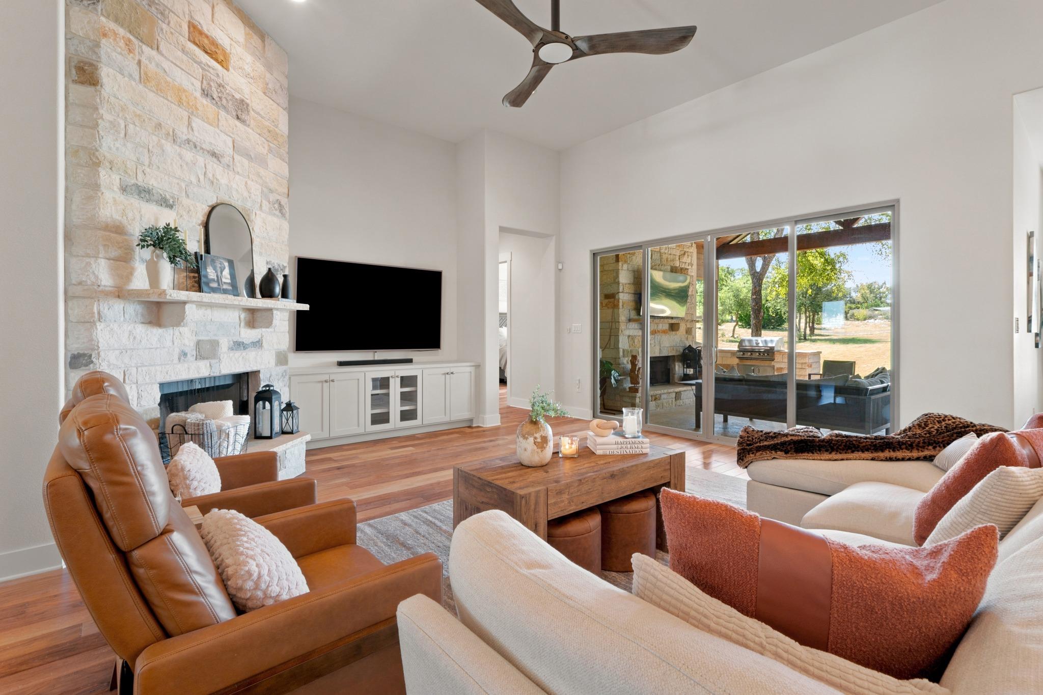 1209 Eagle Point DR