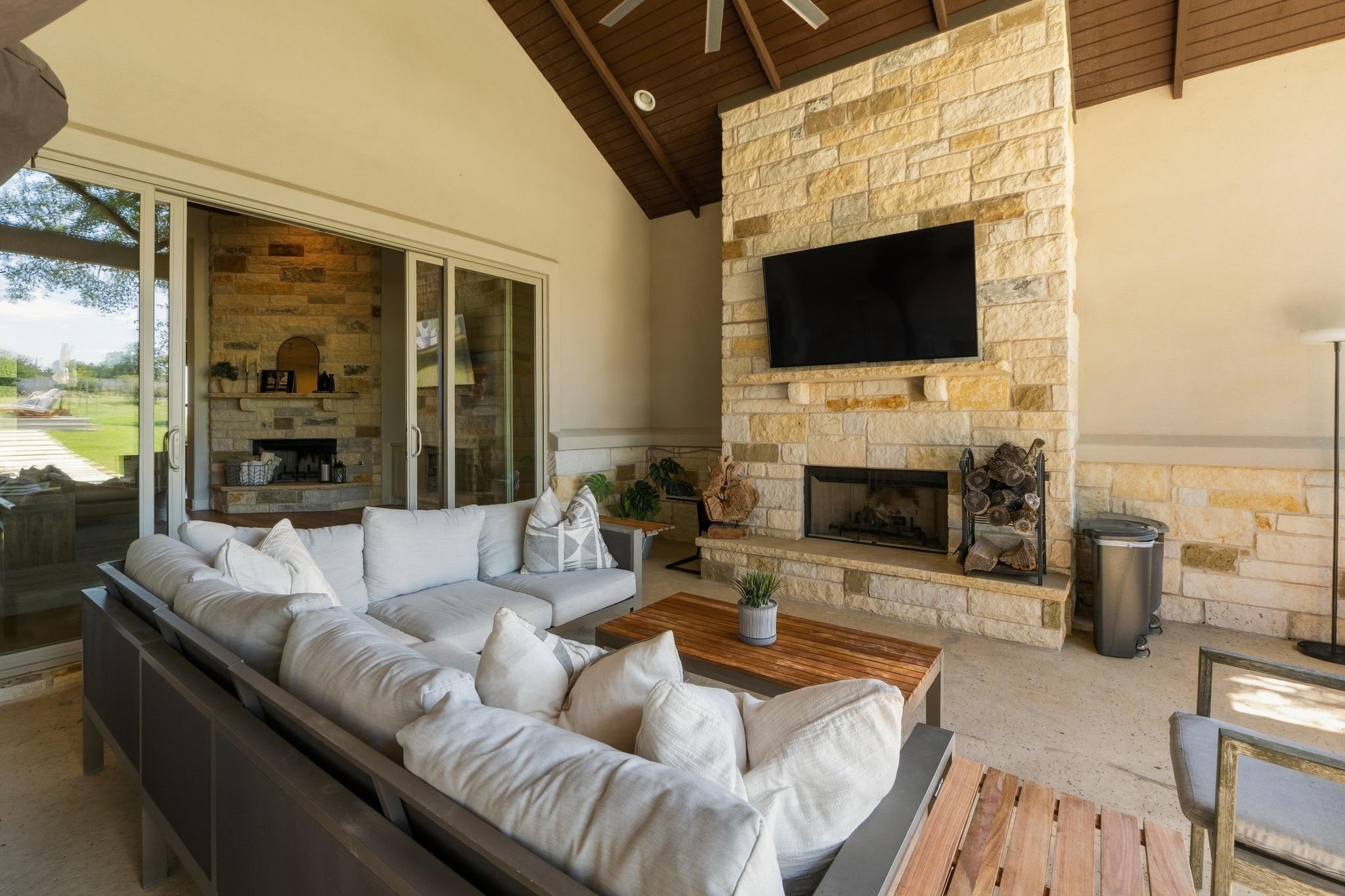1209 Eagle Point DR