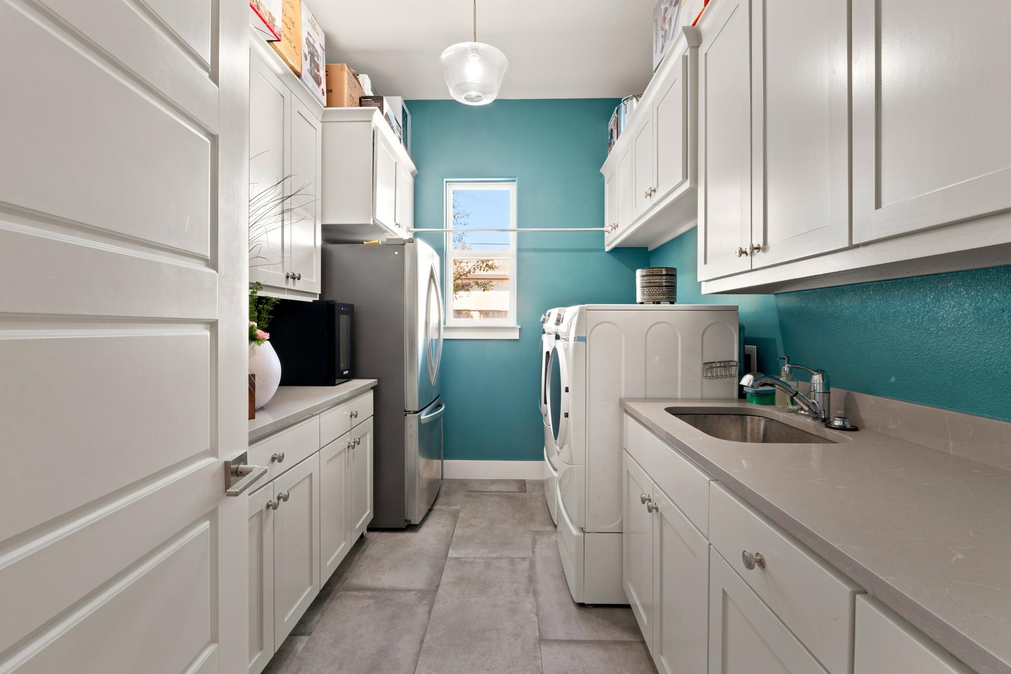 1209 Eagle Point DR