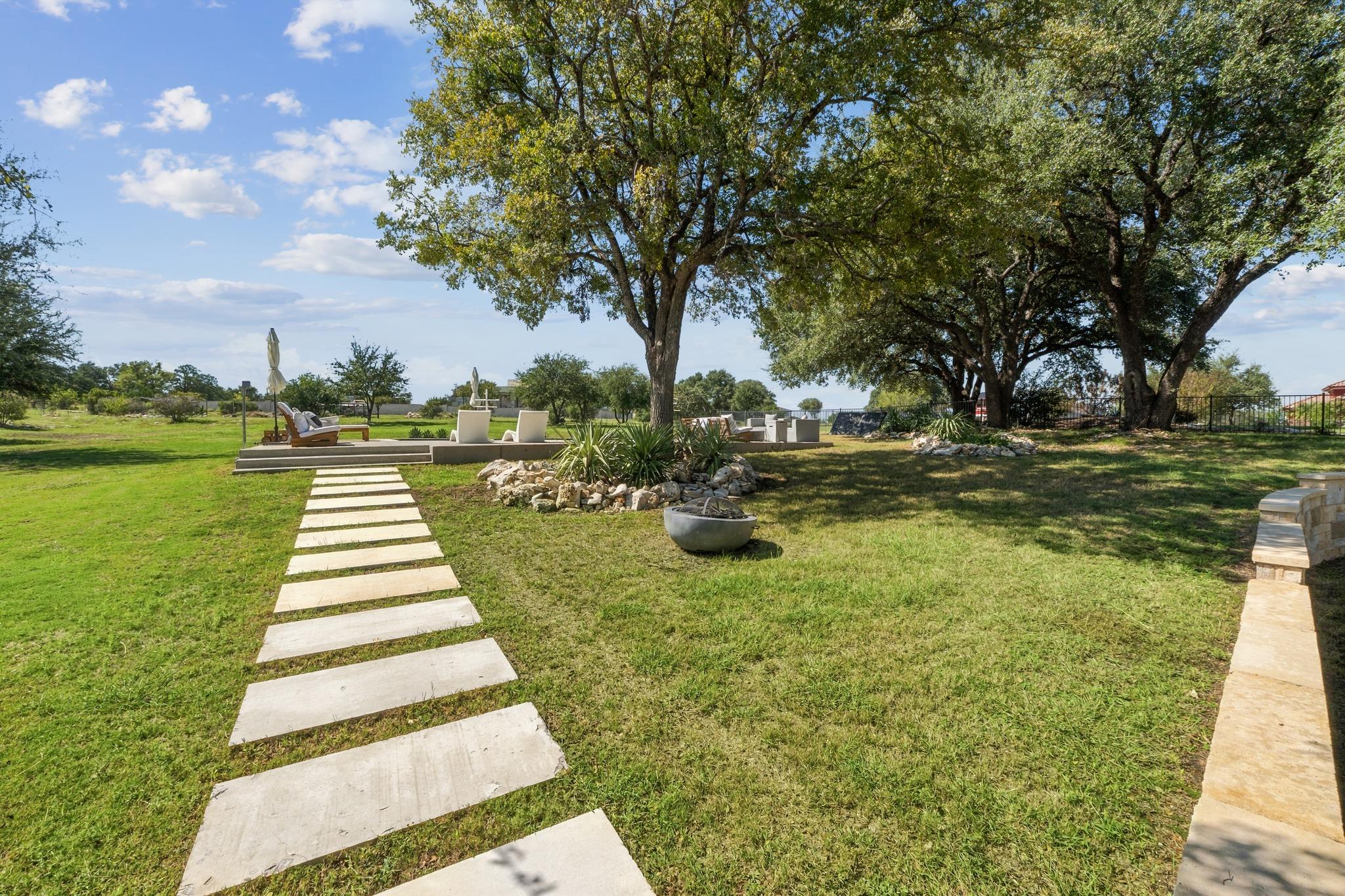 1209 Eagle Point DR