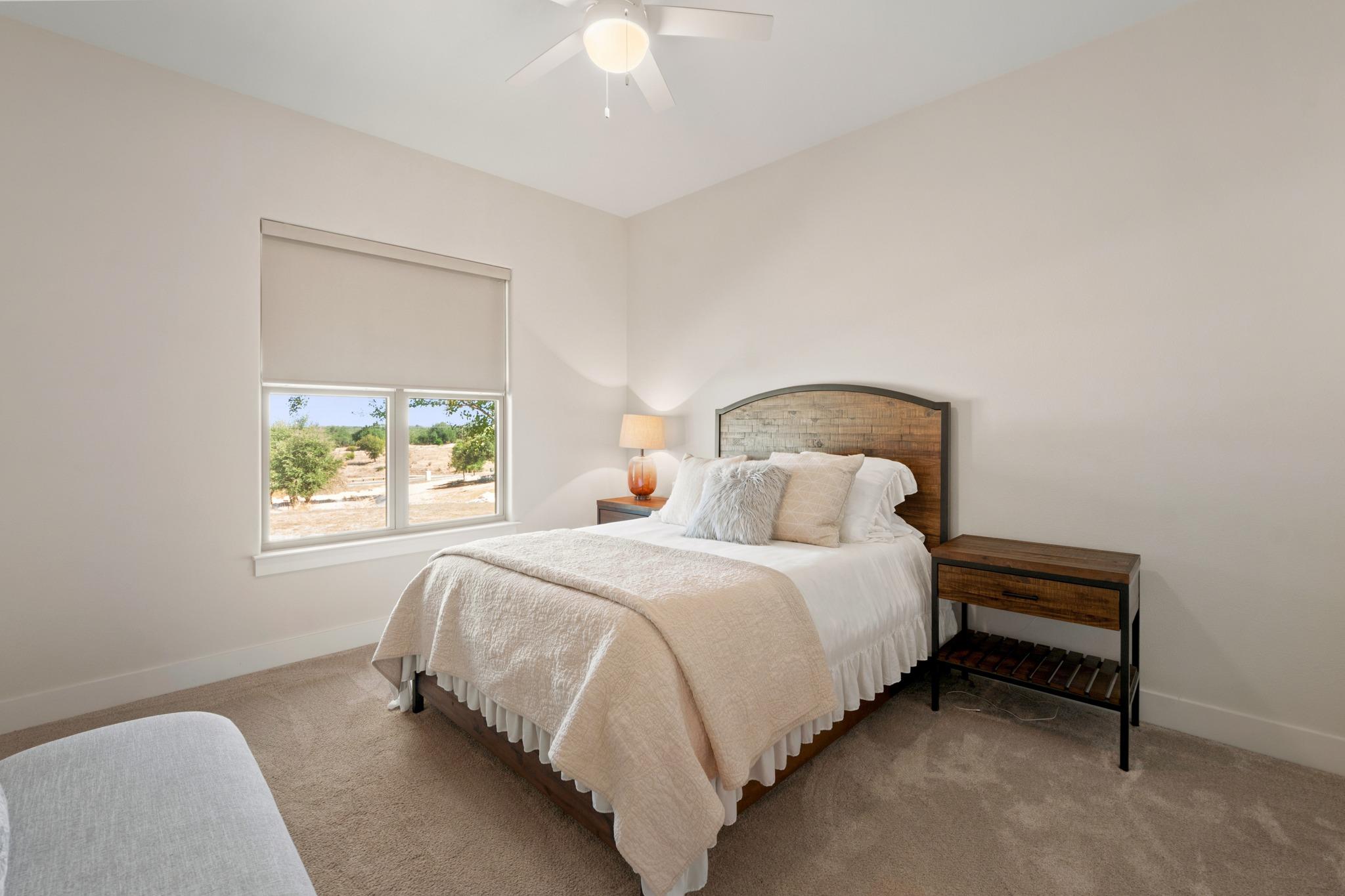 1209 Eagle Point DR