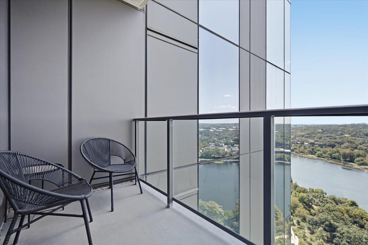 44 East Ave # 1811