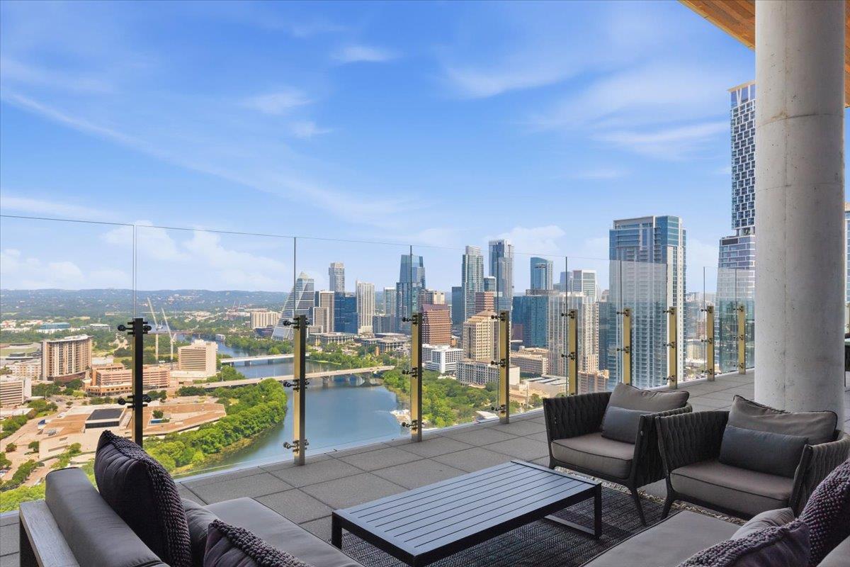 44 East Ave # 1811