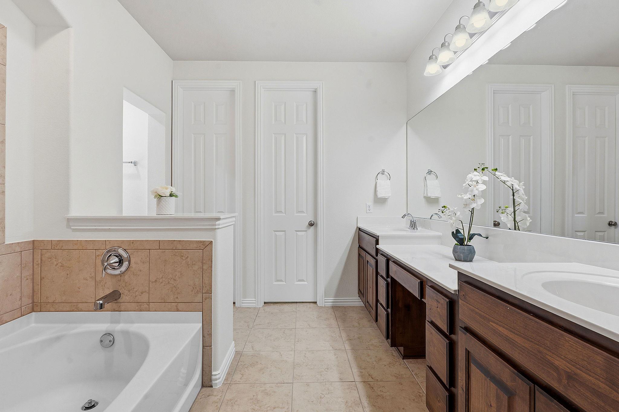 13728 Mesa Verde DR