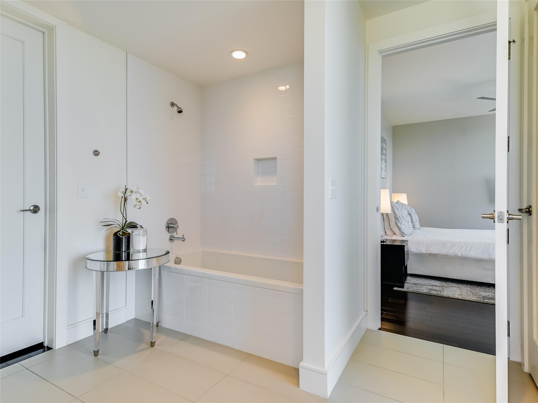 222 West Ave # 1901